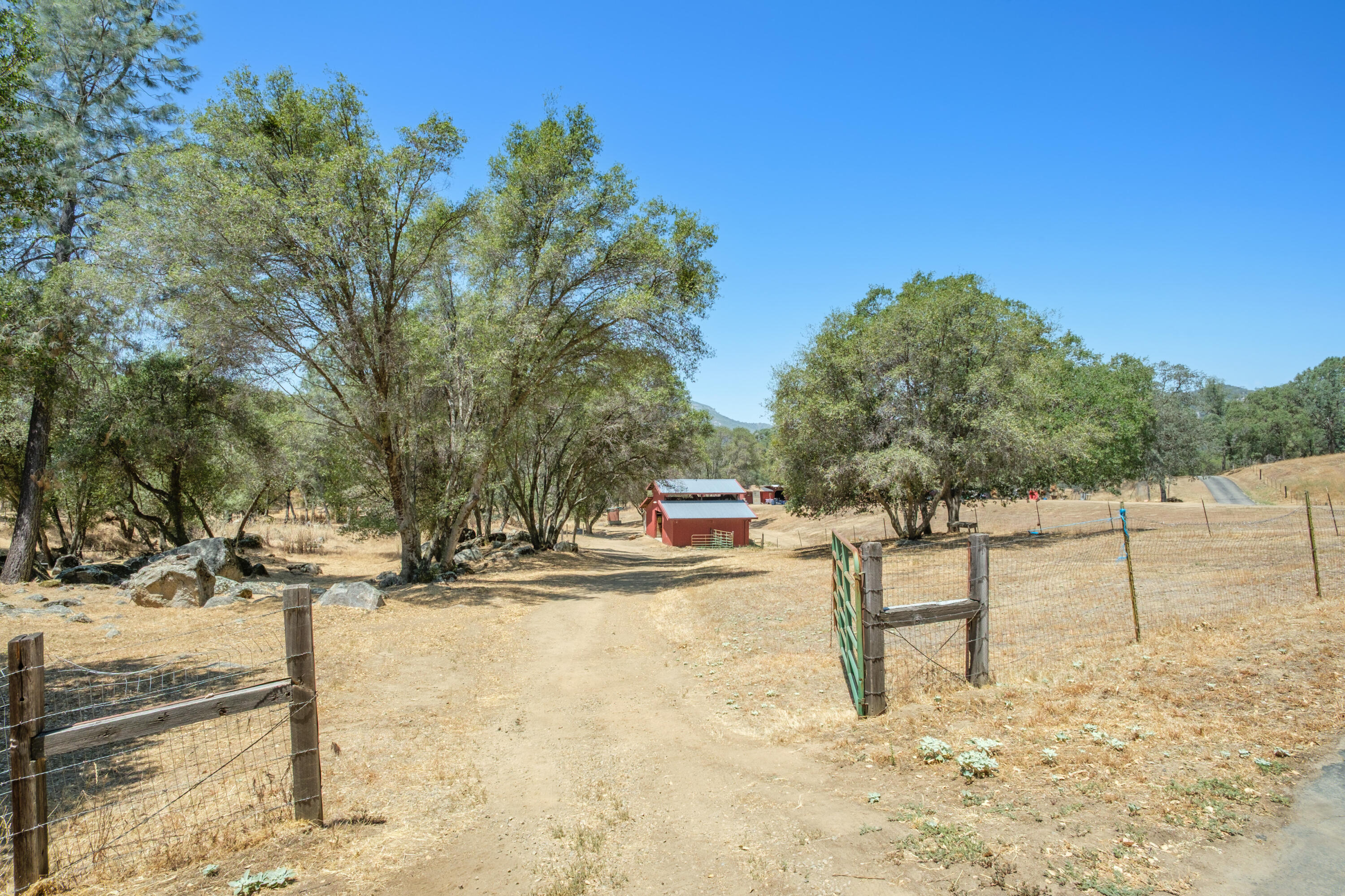 29412 Gibbs Ranch Rd, Tollhouse, CA 93667