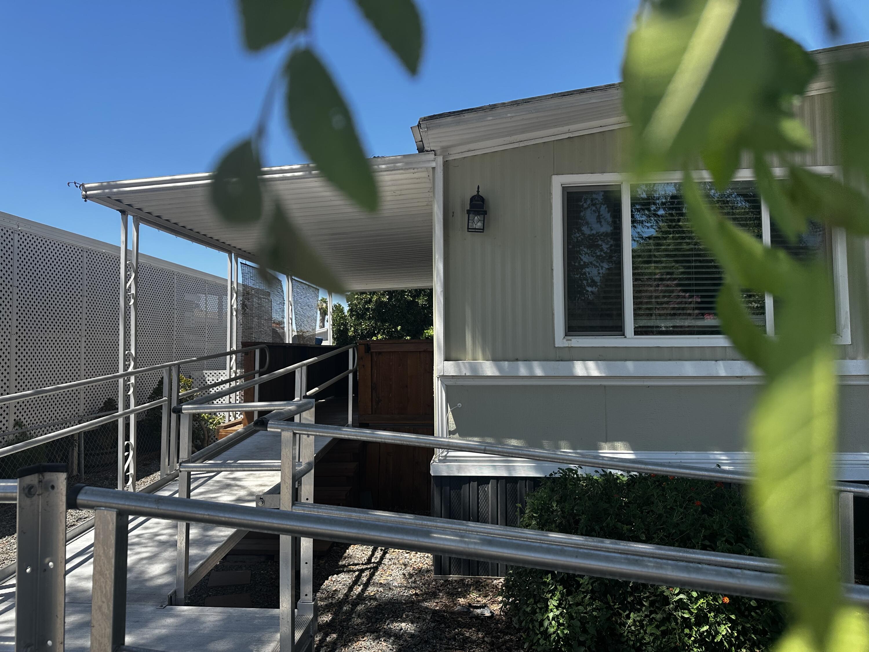 415 N Akers St #45, Visalia, CA 93291