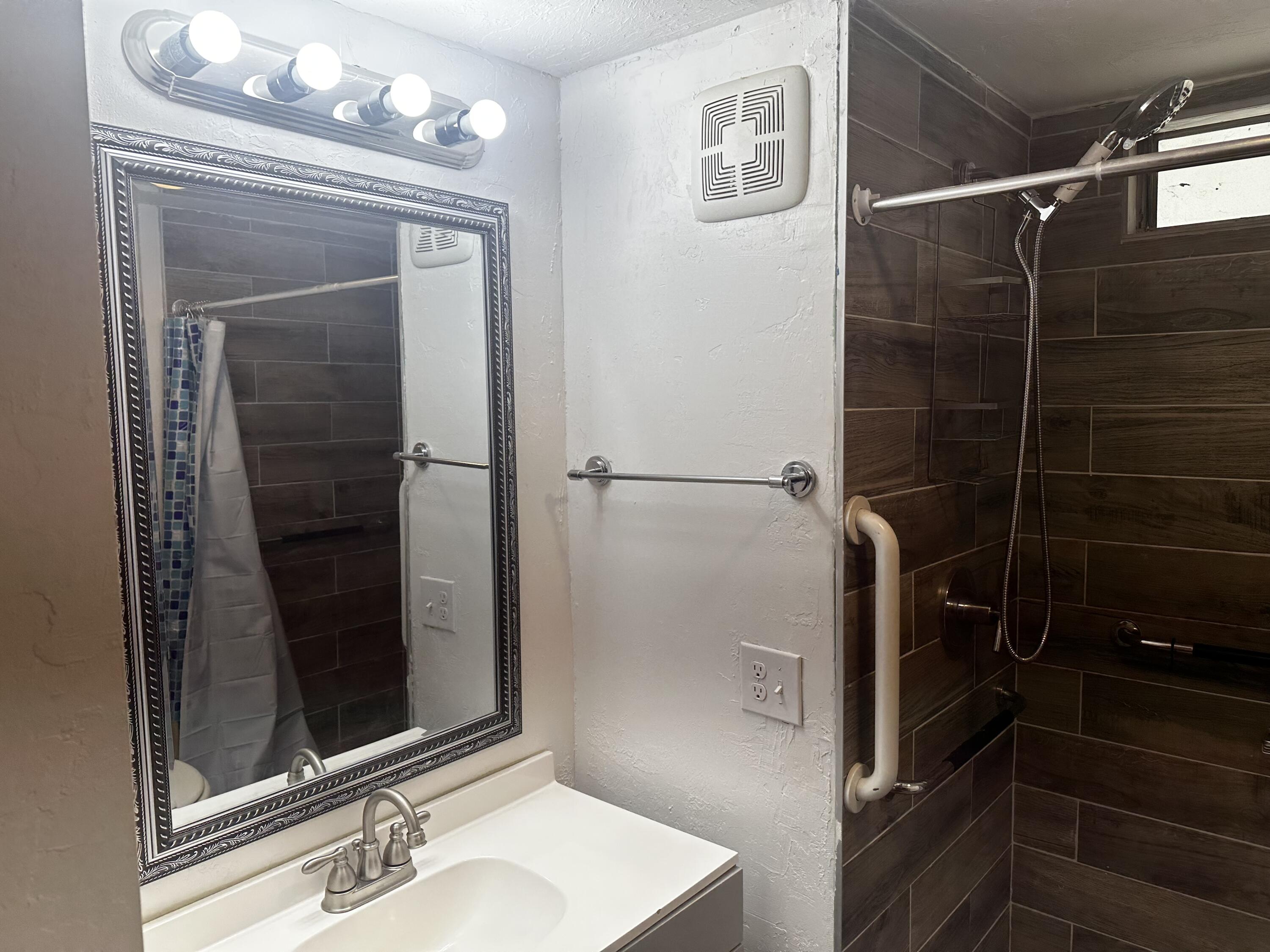 415 N Akers St #45, Visalia, CA 93291