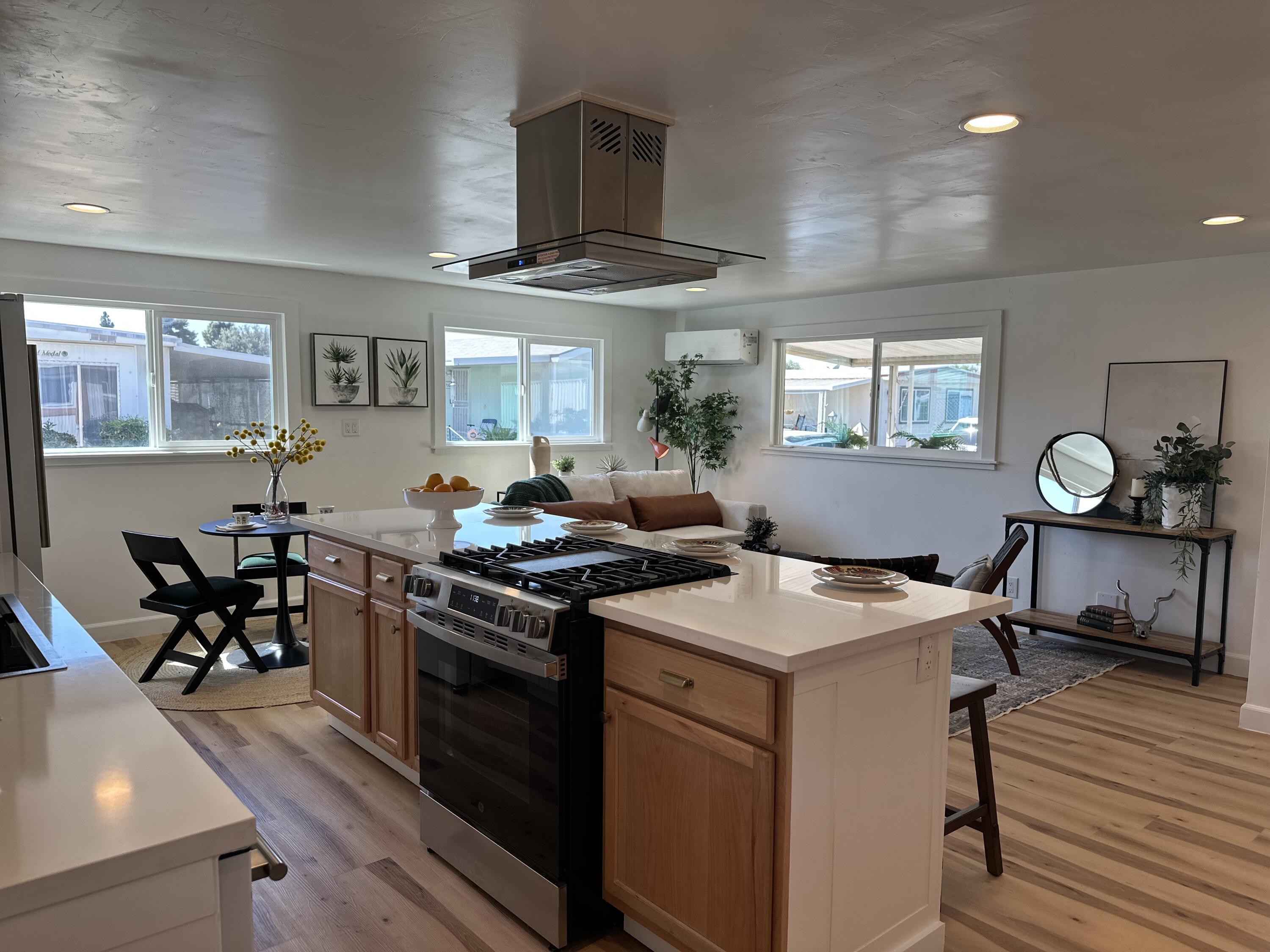 225 N Akers St #308, Visalia, CA 93291