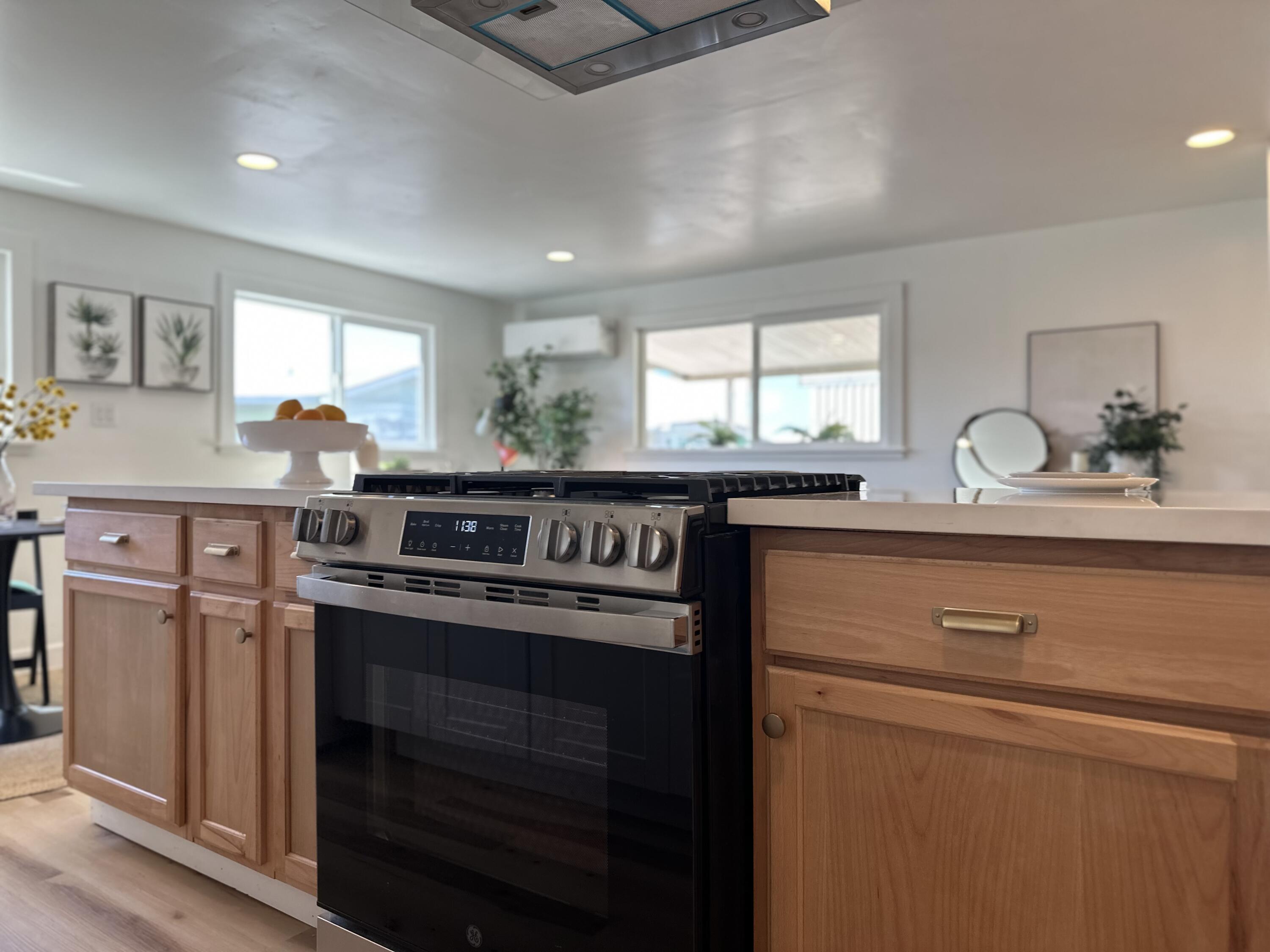 225 N Akers St #308, Visalia, CA 93291