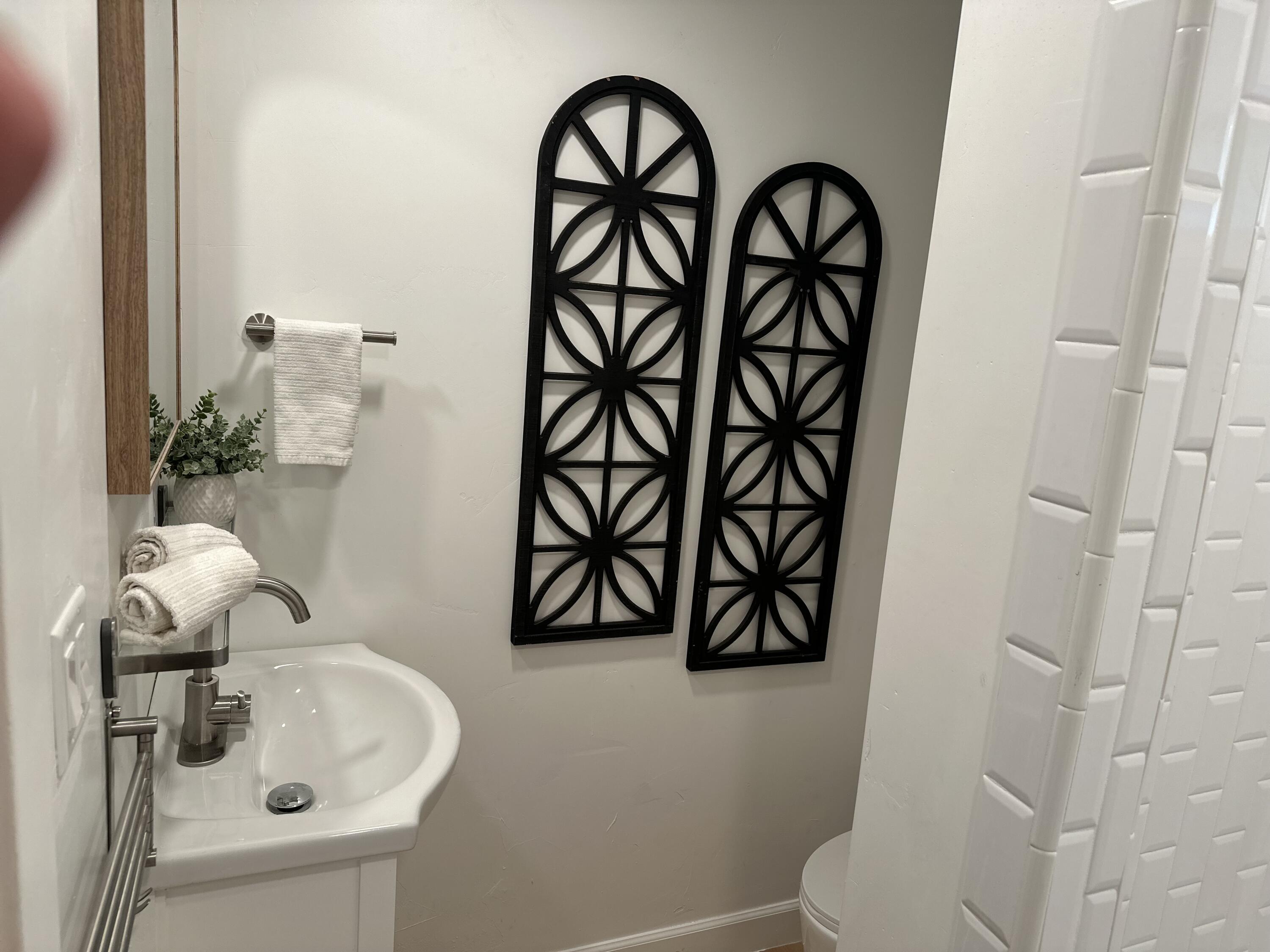 225 N Akers St #308, Visalia, CA 93291