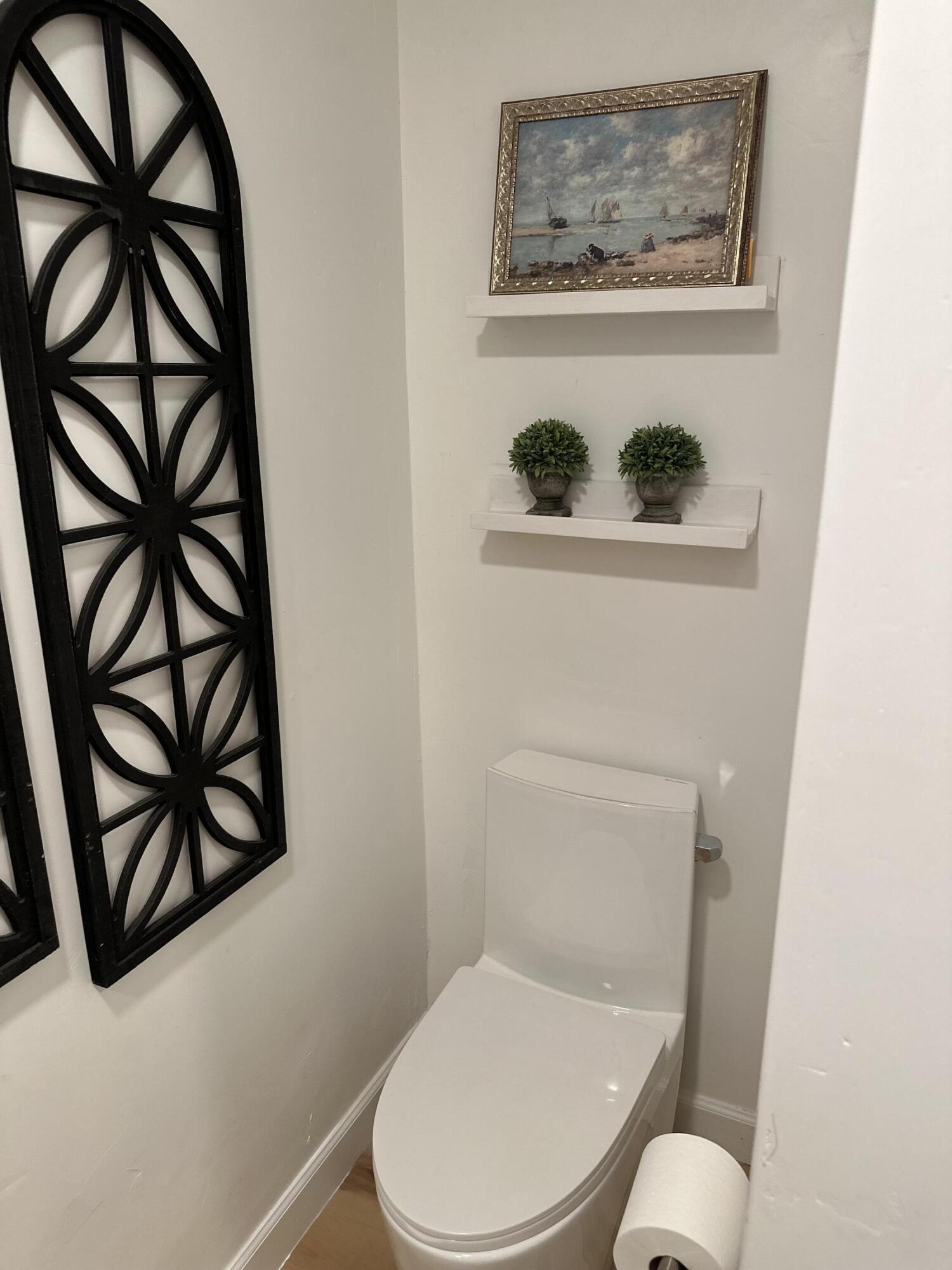 225 N Akers St #308, Visalia, CA 93291