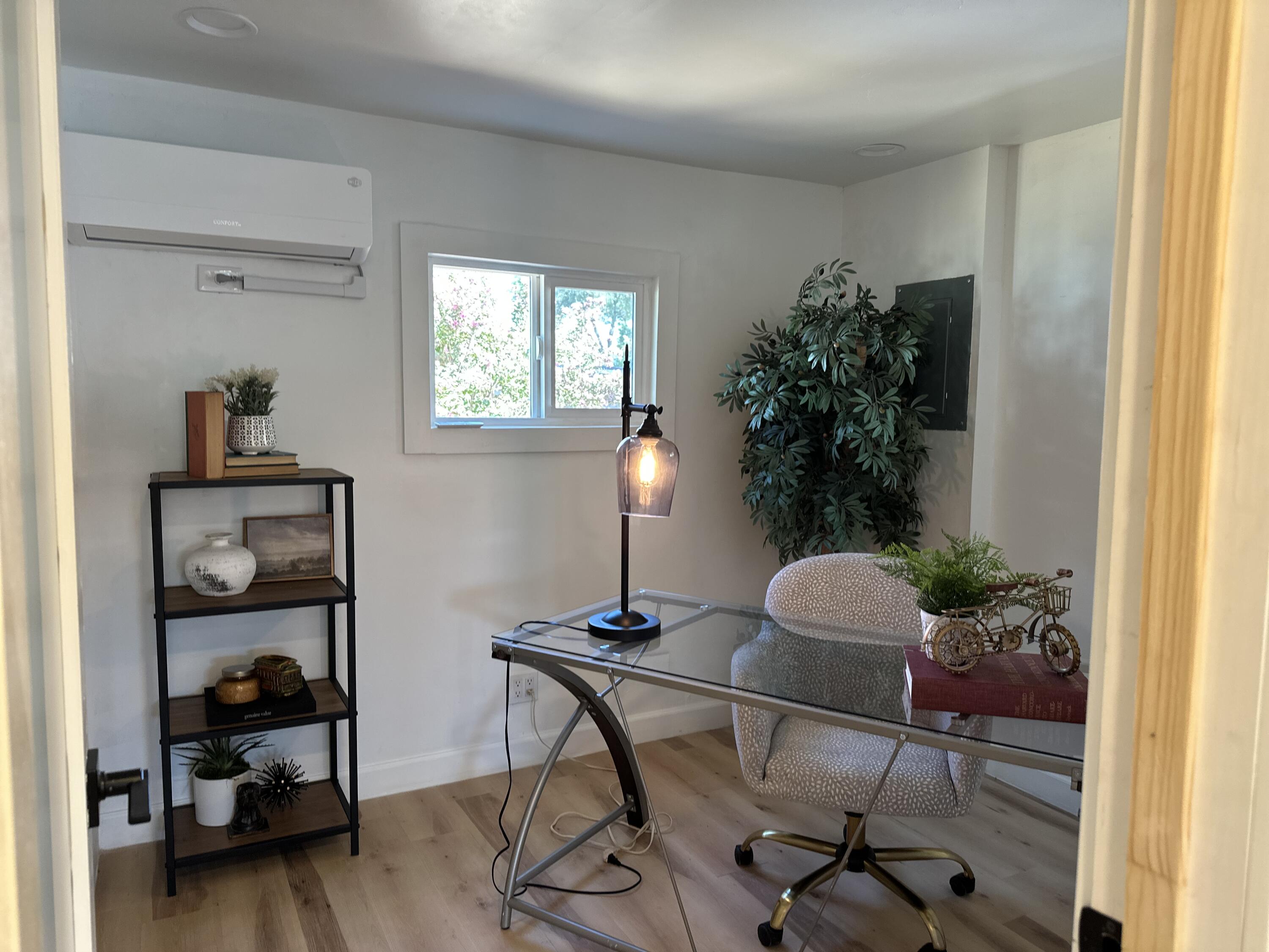 225 N Akers St #308, Visalia, CA 93291