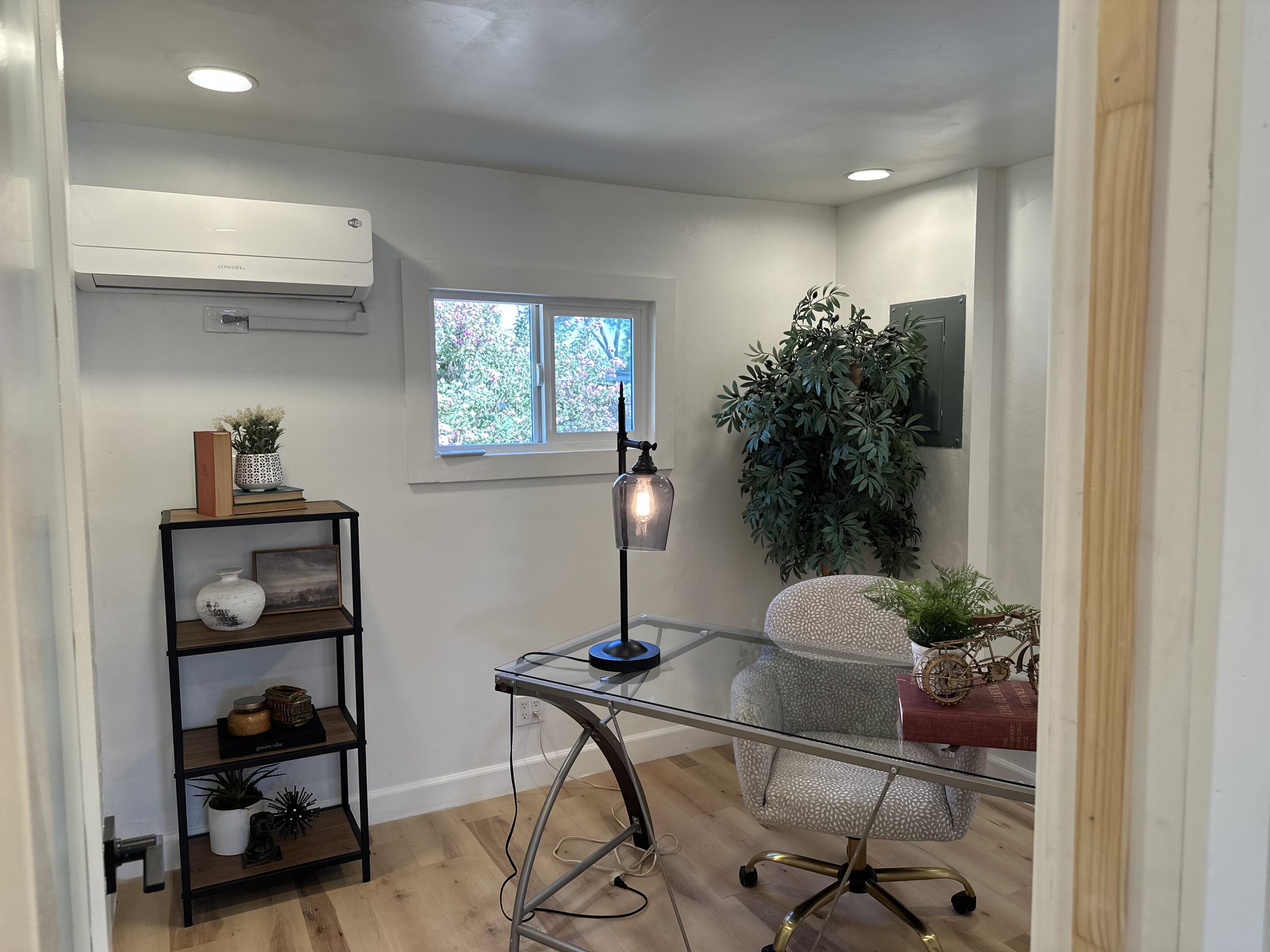 225 N Akers St #308, Visalia, CA 93291