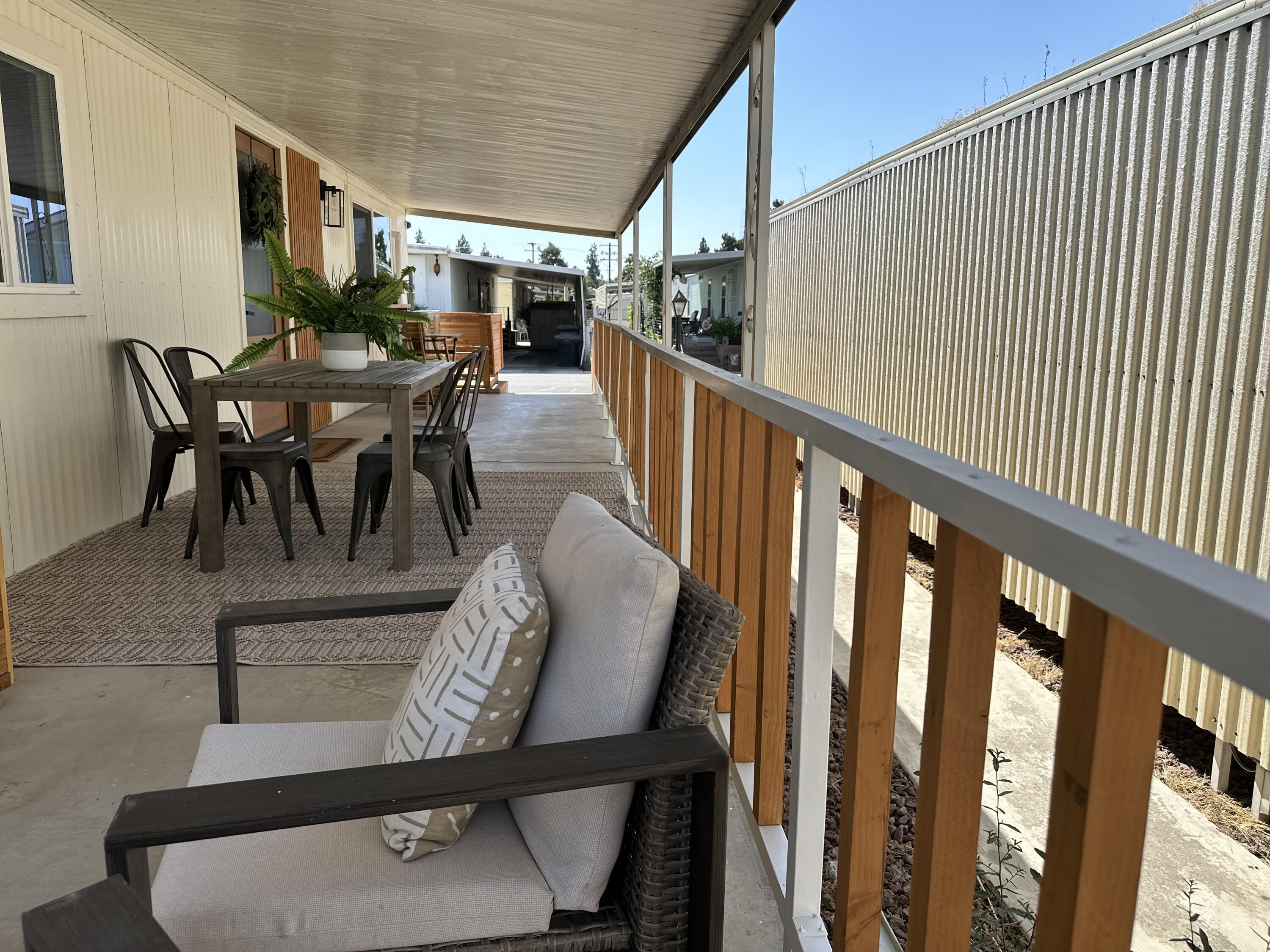 225 N Akers St #308, Visalia, CA 93291