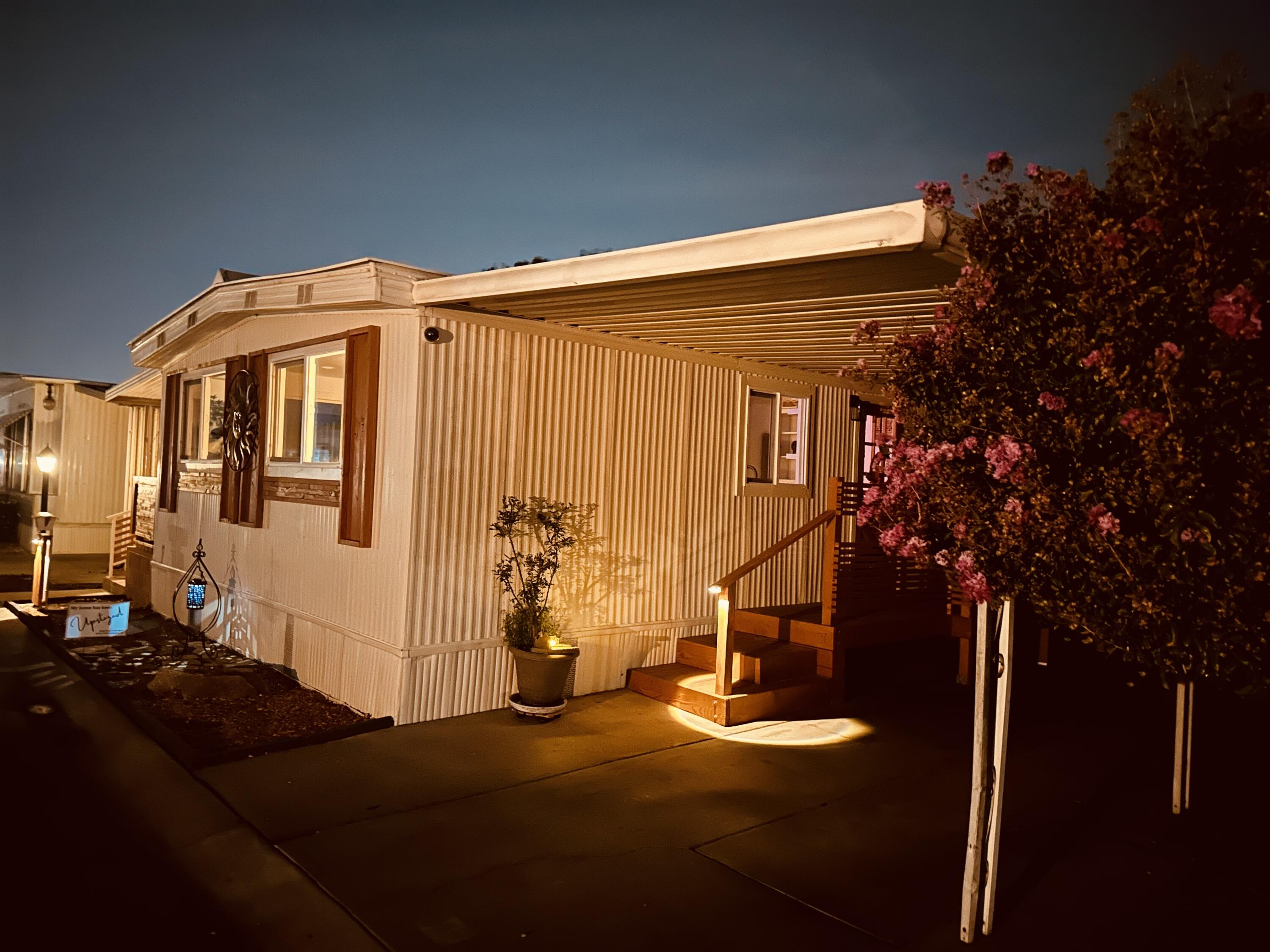 225 N Akers St #308, Visalia, CA 93291