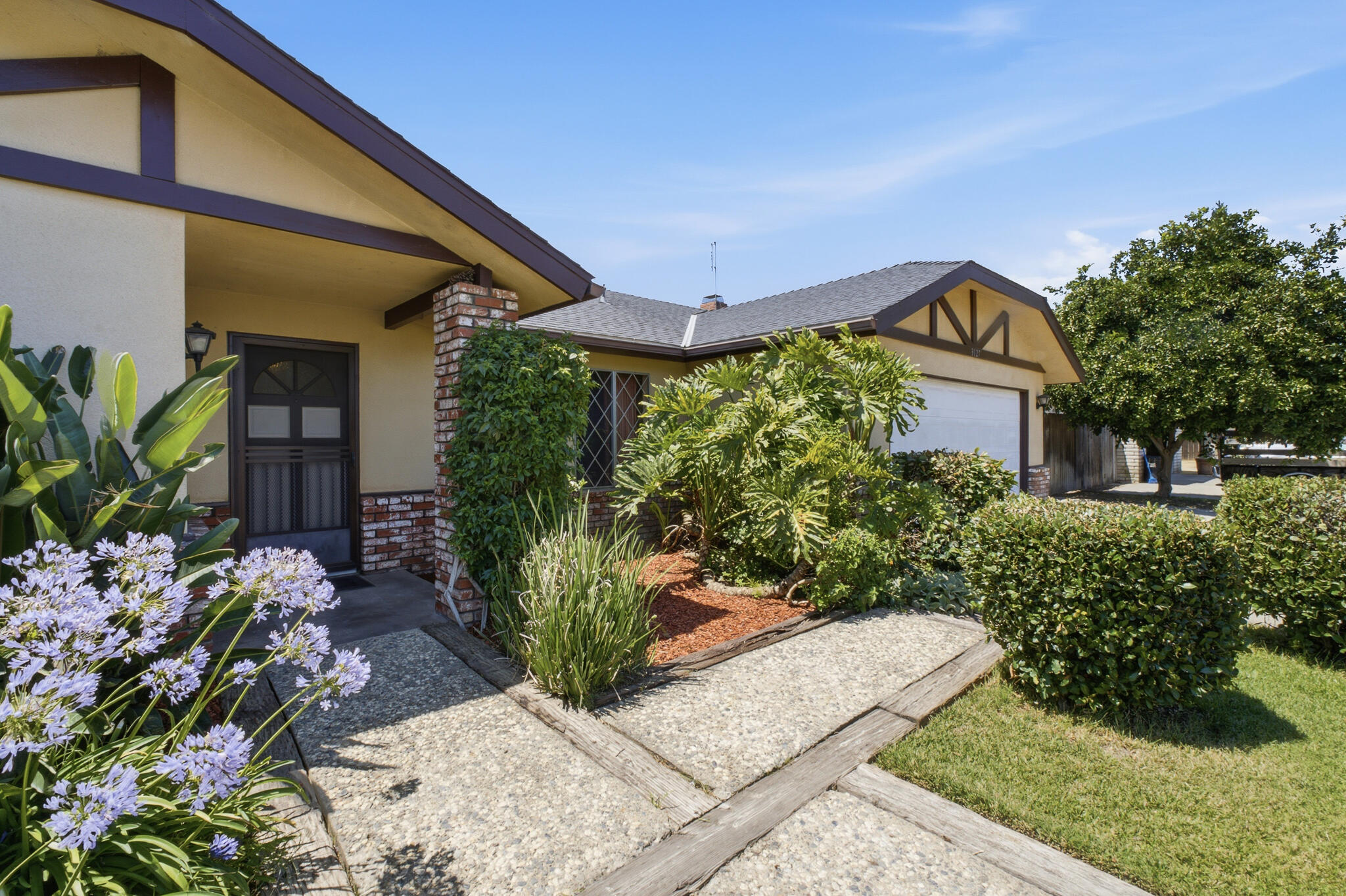 3127 W La Vida Ave, Visalia, CA 93277