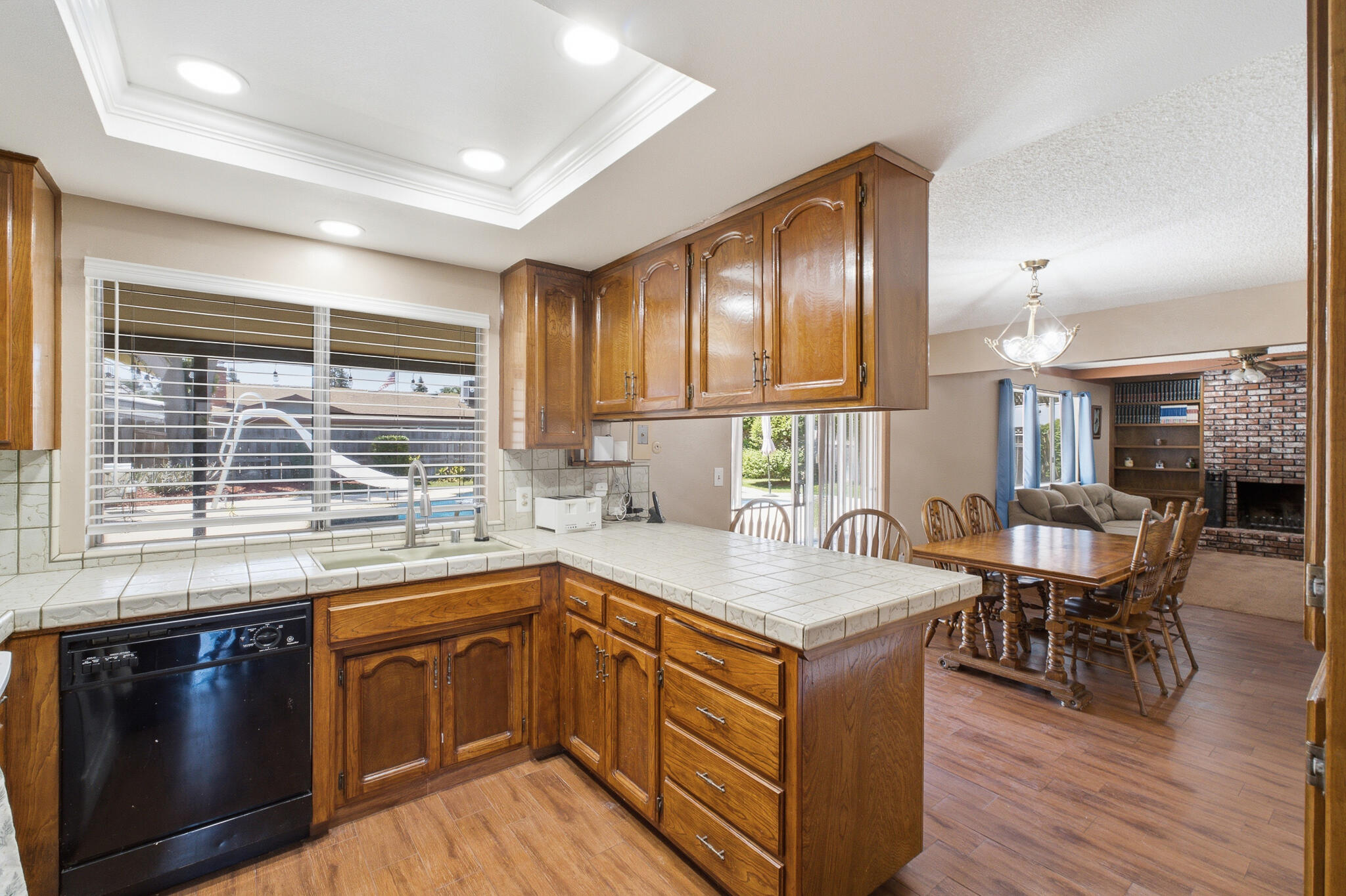 3127 W La Vida Ave, Visalia, CA 93277