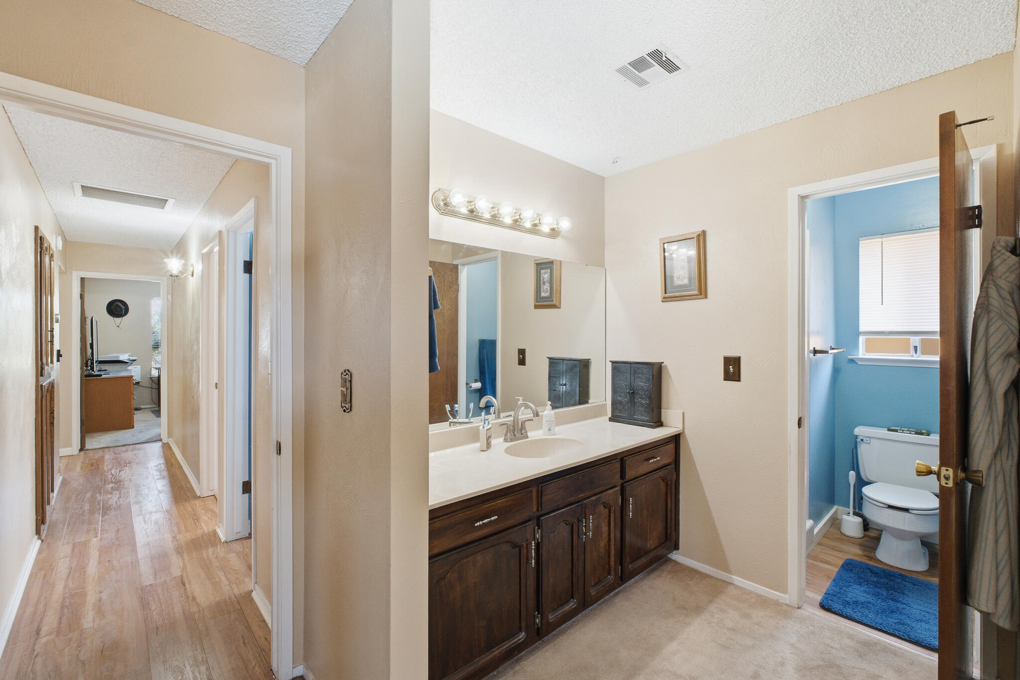 3127 W La Vida Ave, Visalia, CA 93277