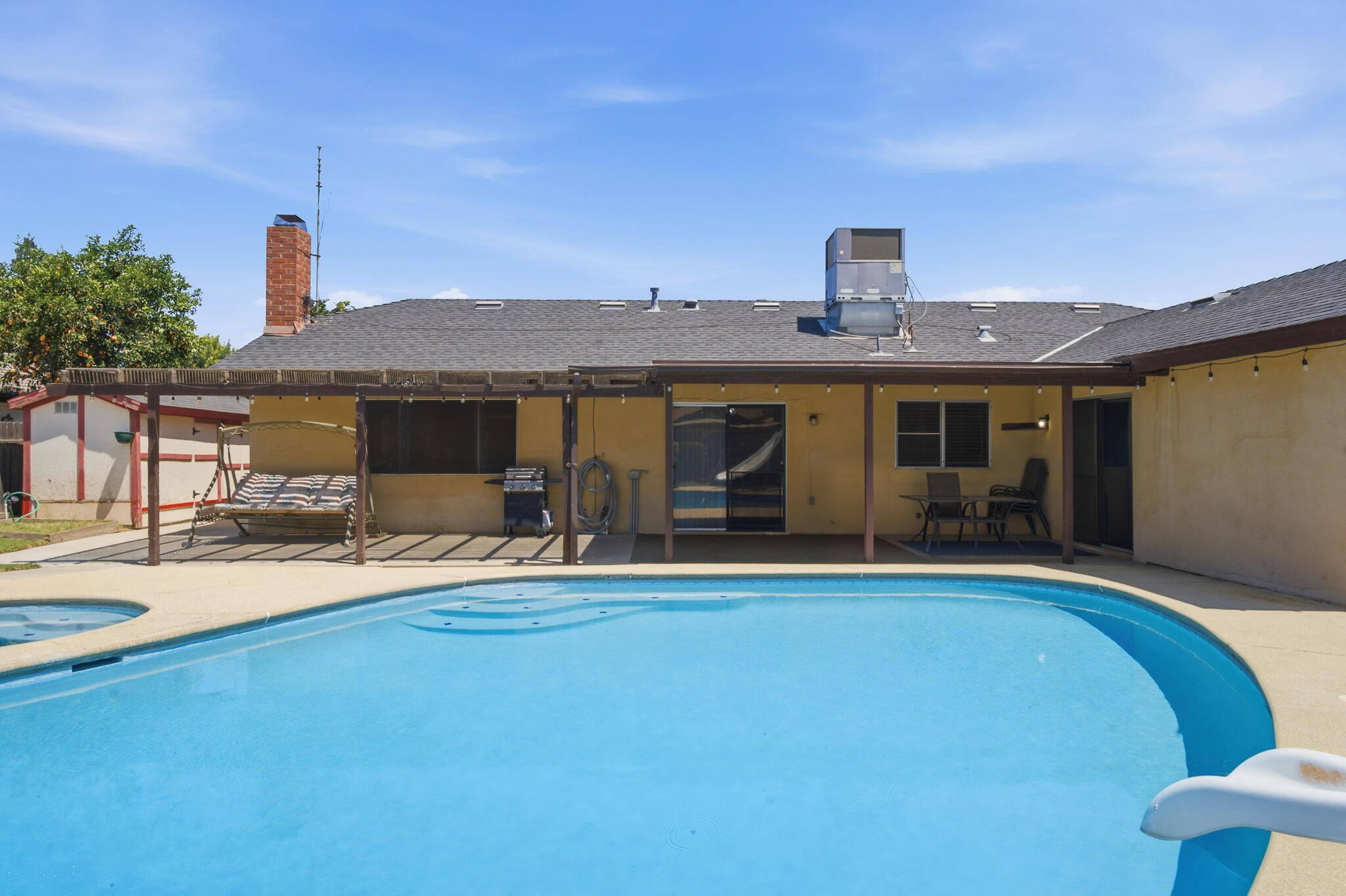 3127 W La Vida Ave, Visalia, CA 93277