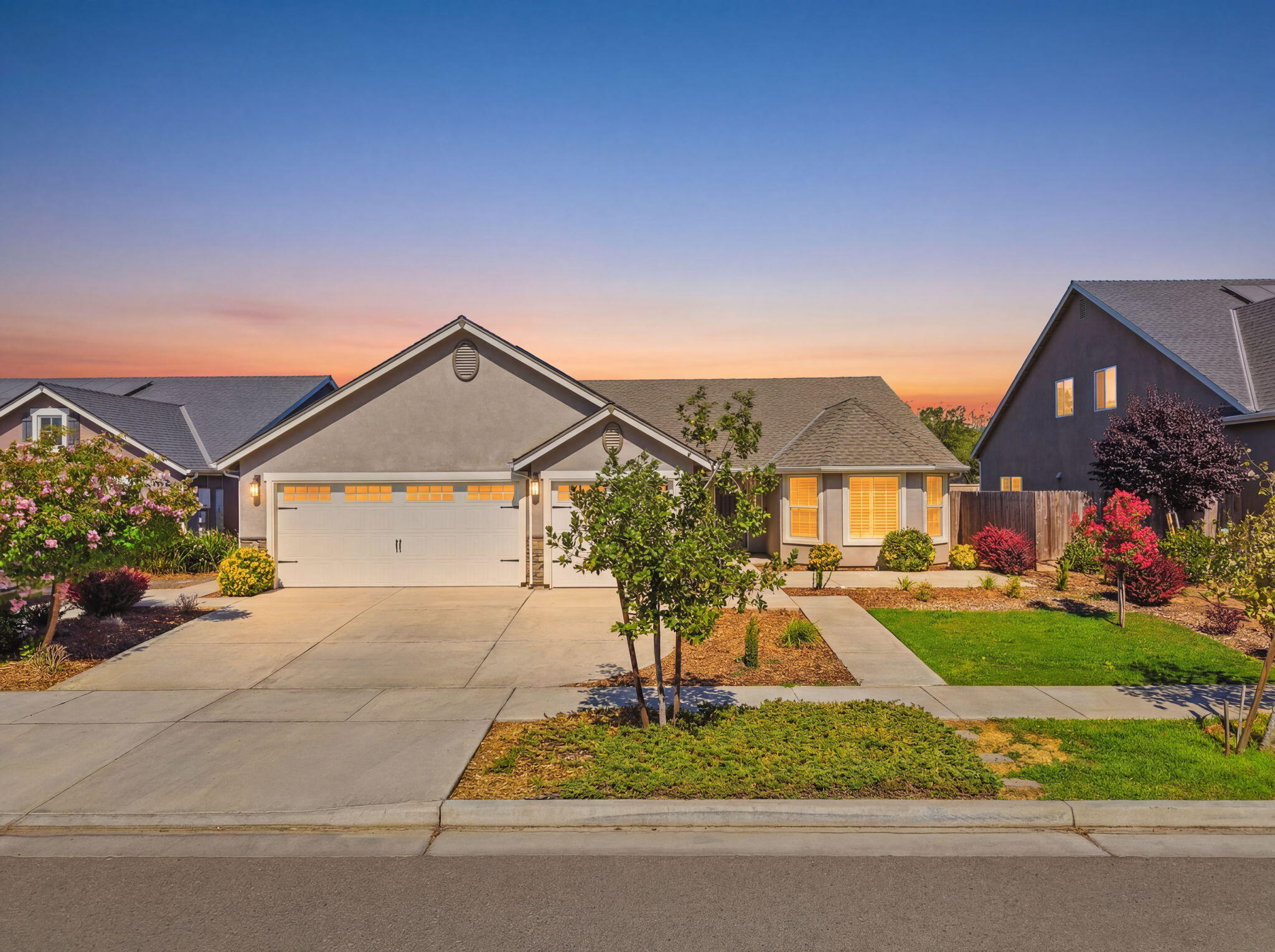 2081 Madeline Dr, Hanford, CA 93230