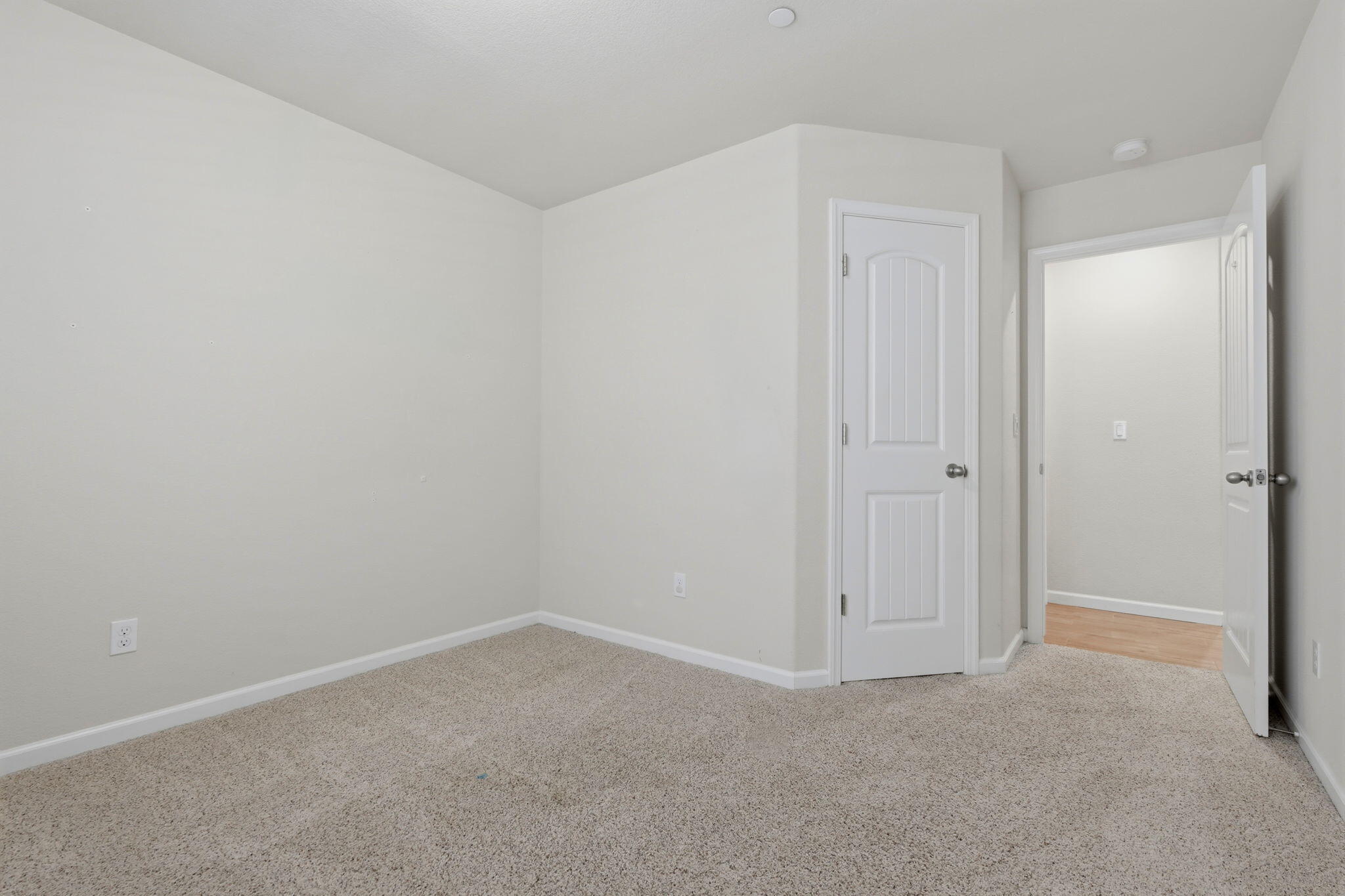 2081 Madeline Dr, Hanford, CA 93230
