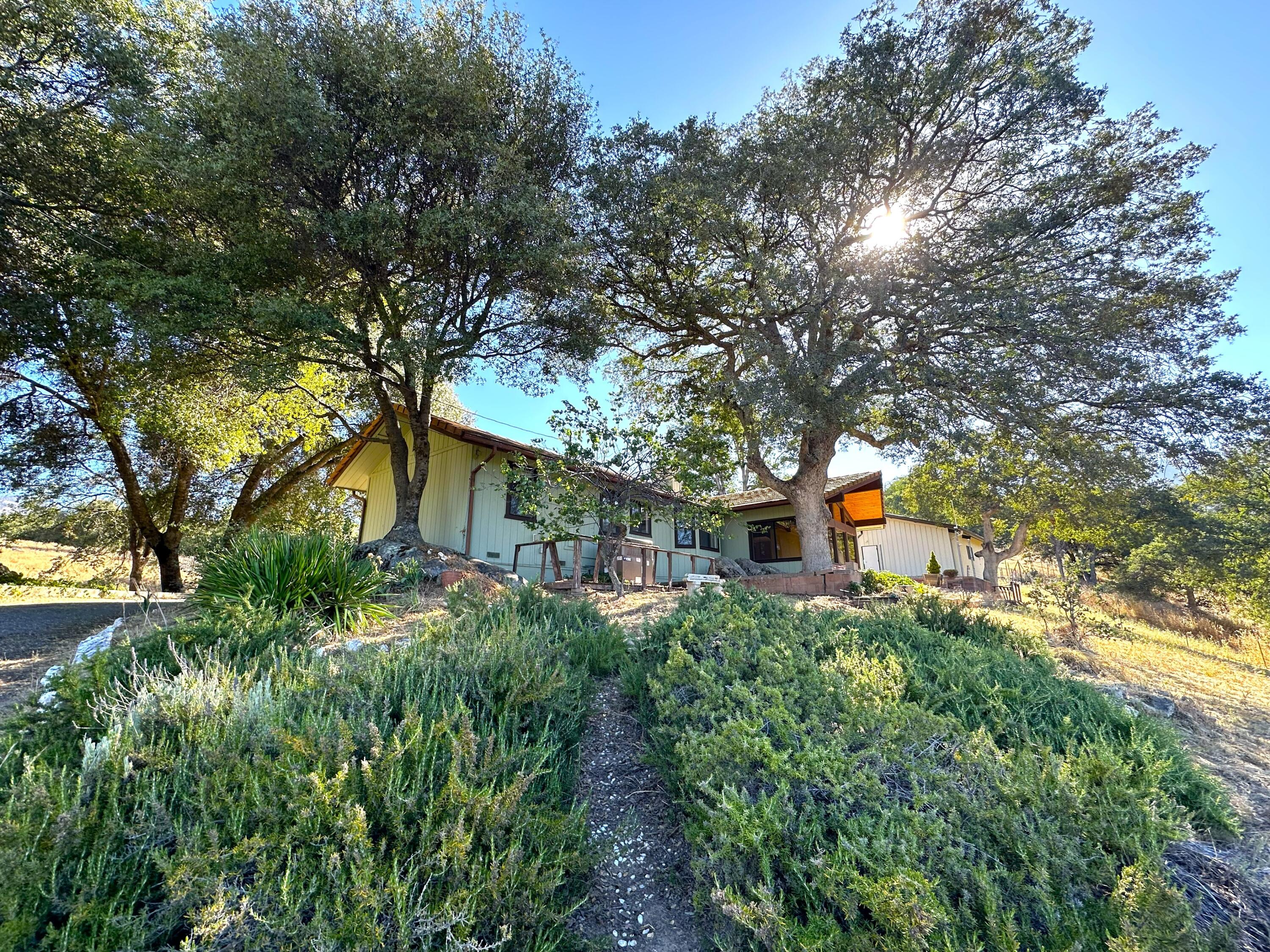 43150 Hot Springs Dr, California Hot Springs, CA 93207