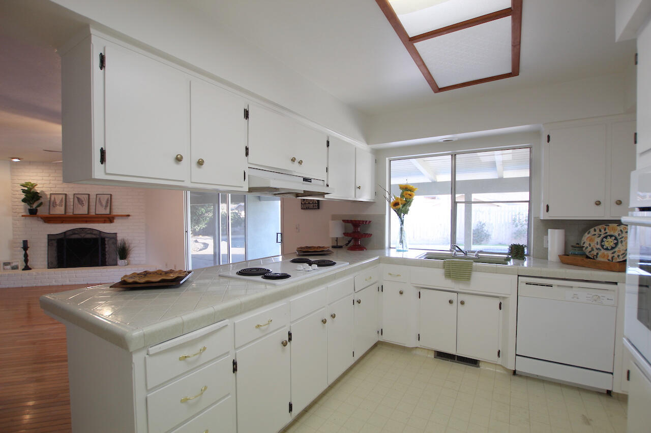 3549 W Mccormick Dr, Visalia, CA 93277