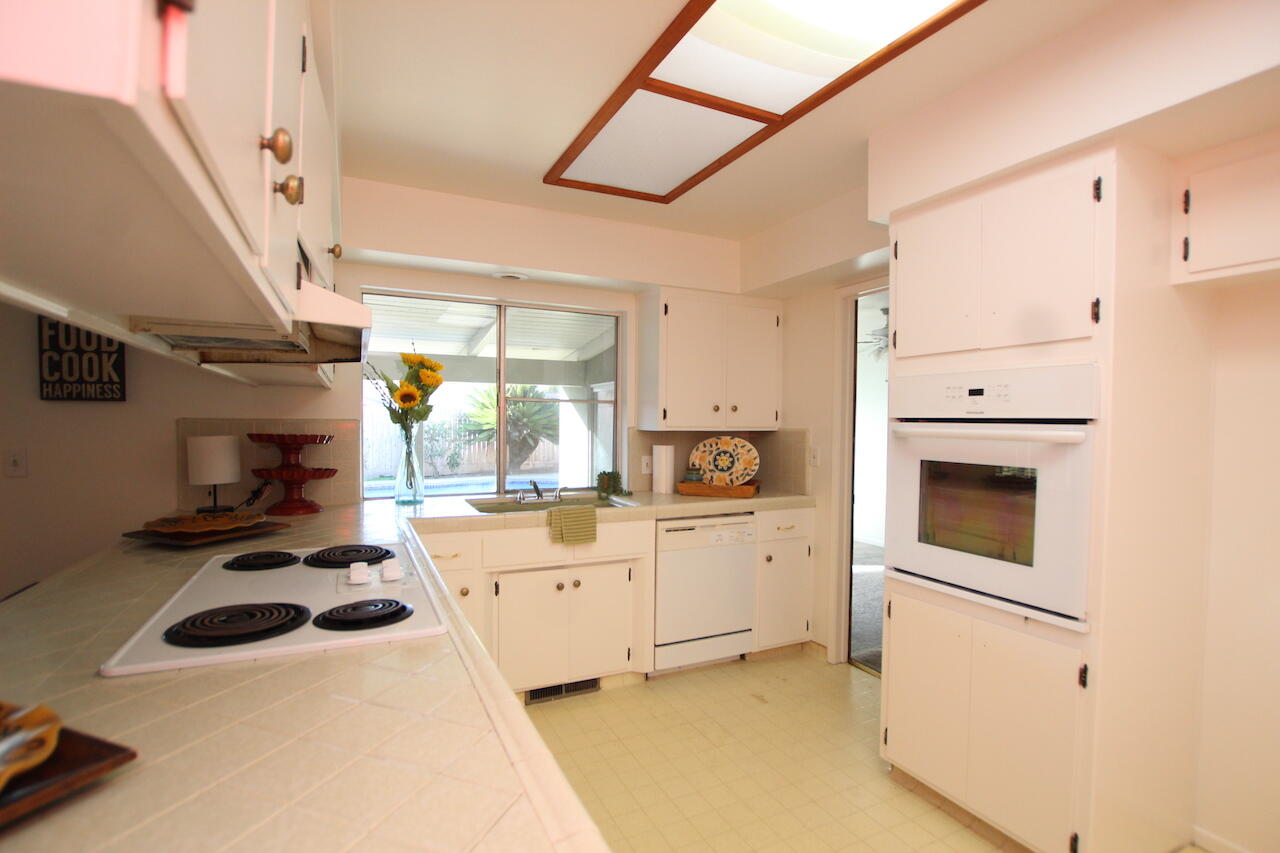 3549 W Mccormick Dr, Visalia, CA 93277