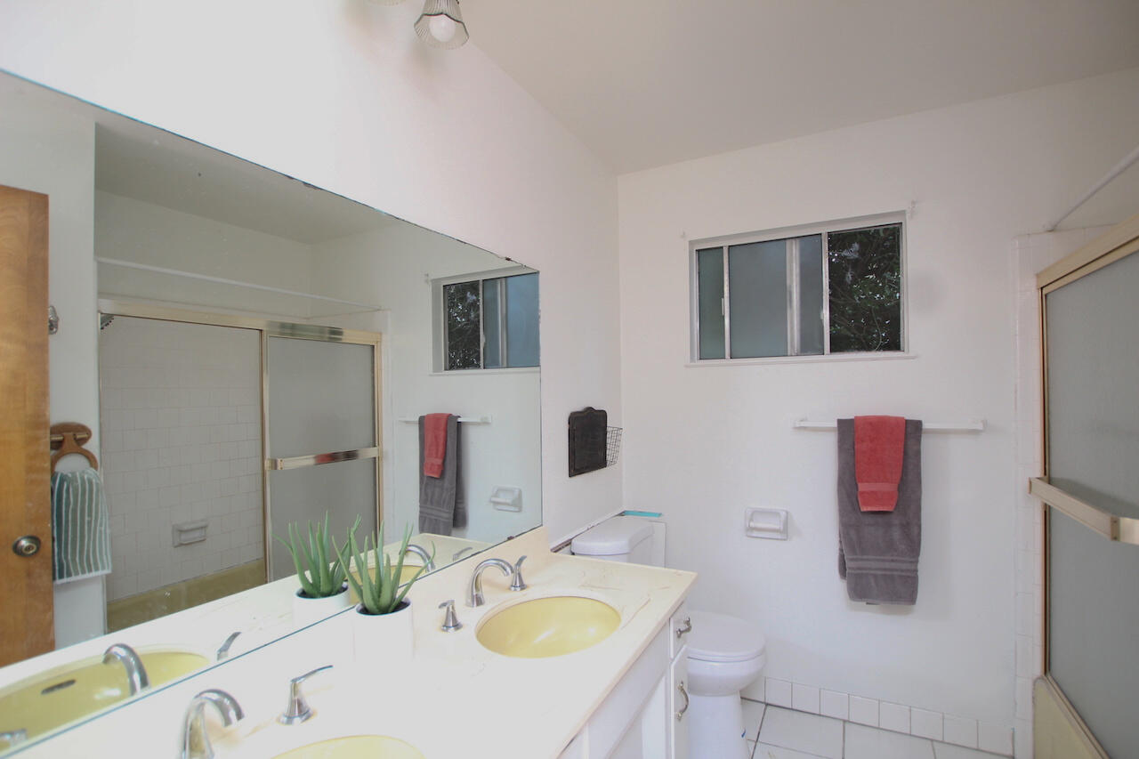 3549 W Mccormick Dr, Visalia, CA 93277