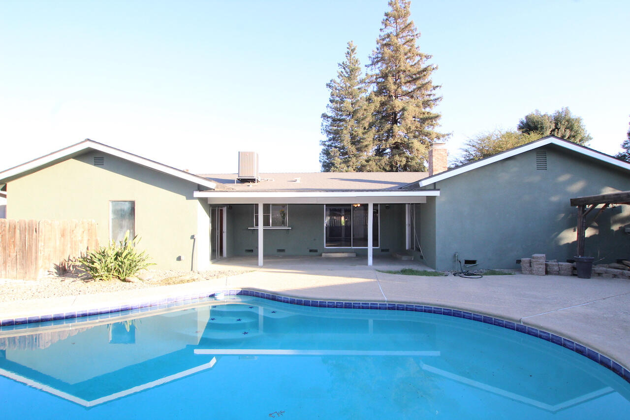 3549 W Mccormick Dr, Visalia, CA 93277