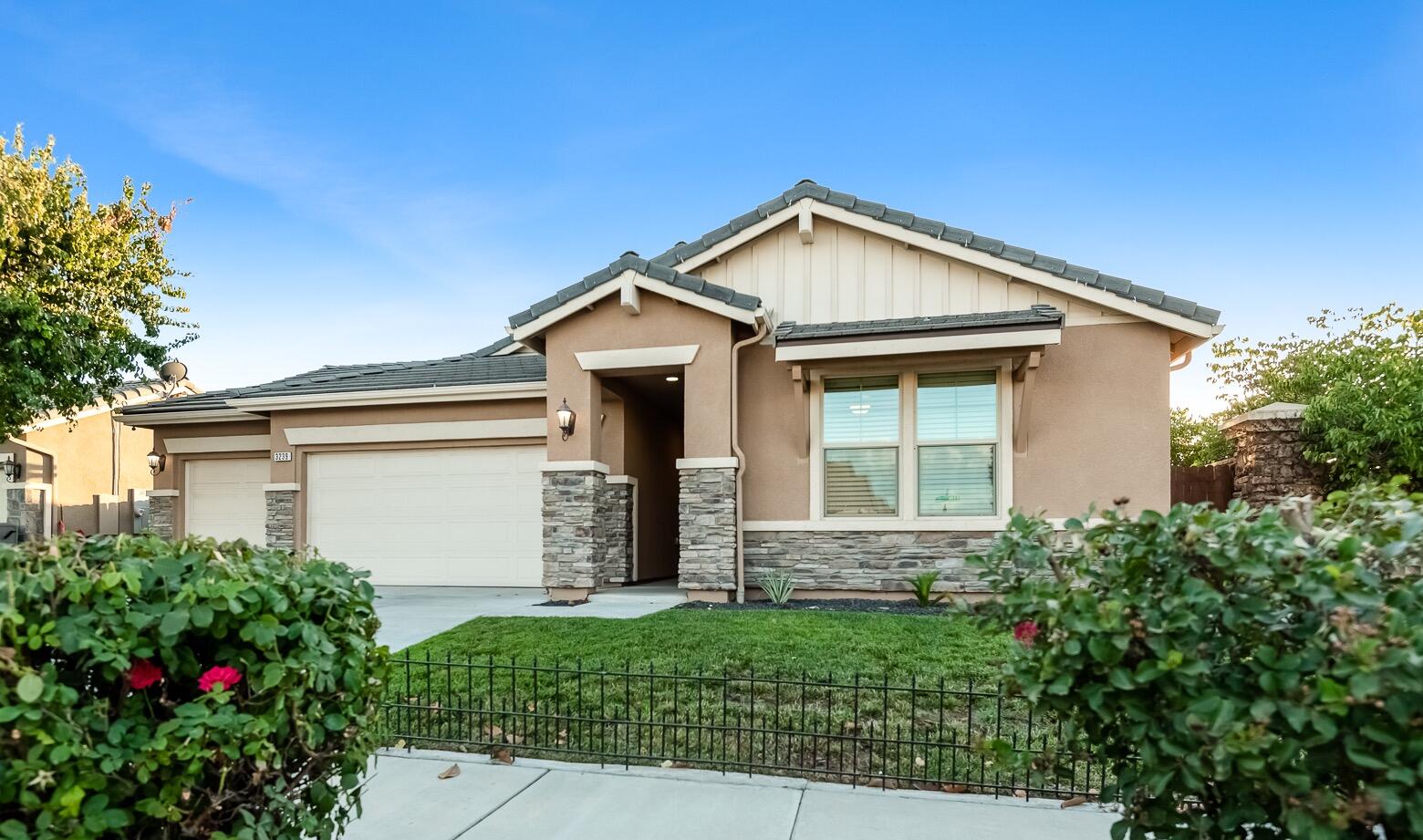 3239 N Elm St, Visalia, CA 93291