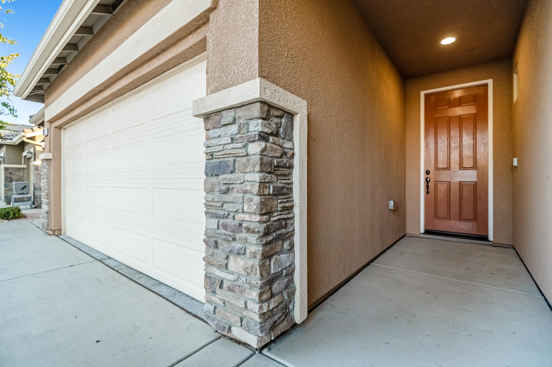 3239 N Elm St, Visalia, CA 93291