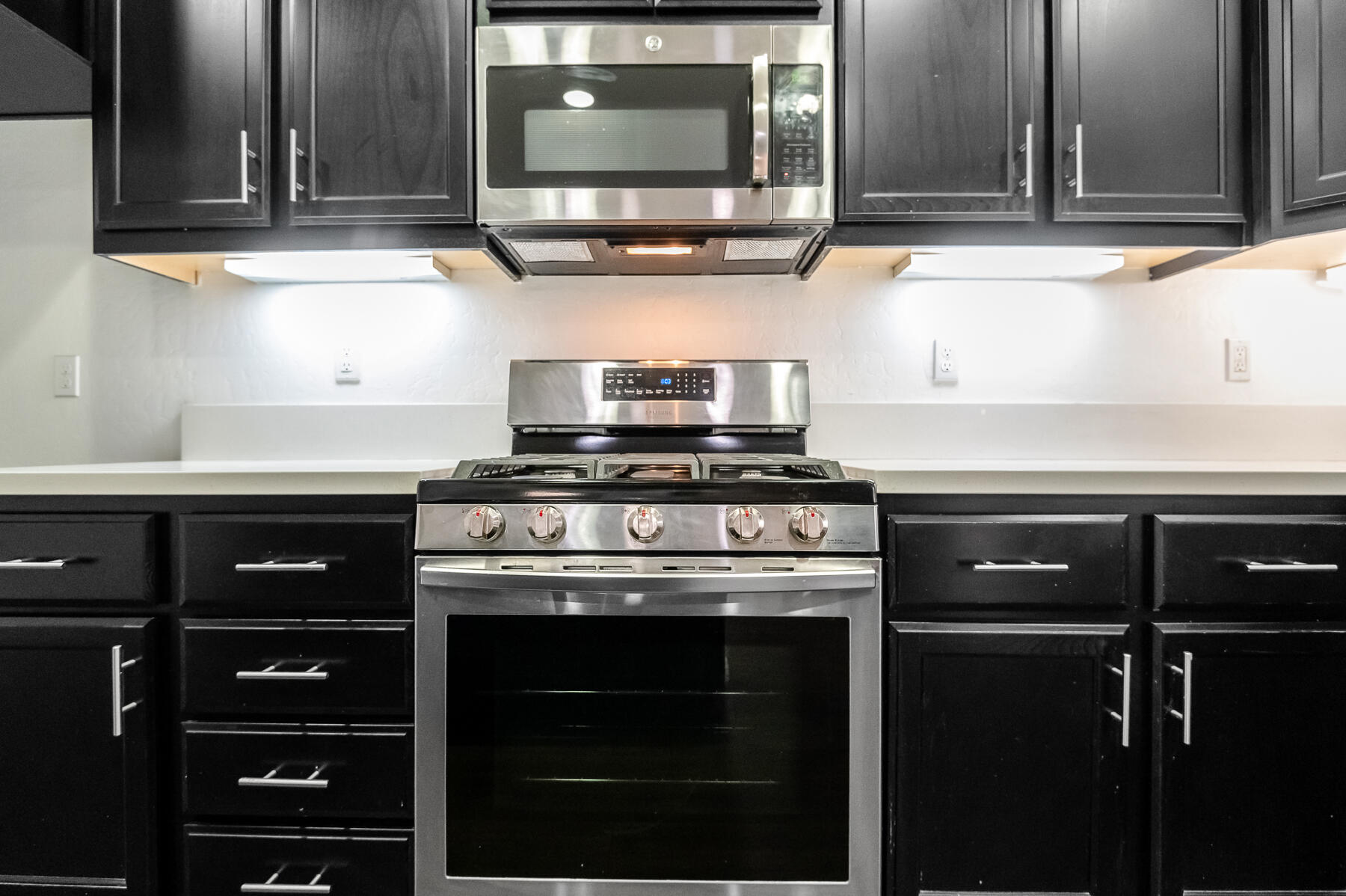 3239 N Elm St, Visalia, CA 93291