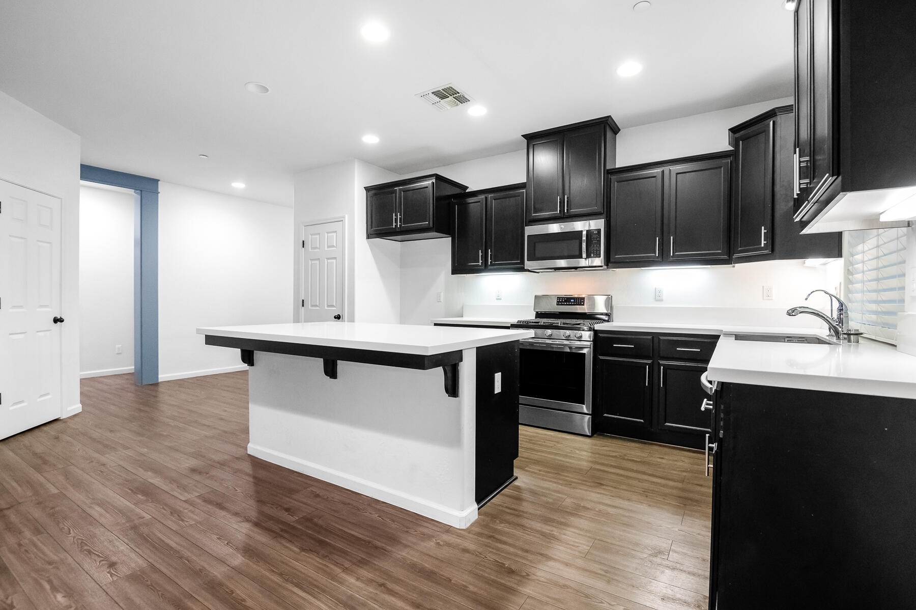 3239 N Elm St, Visalia, CA 93291