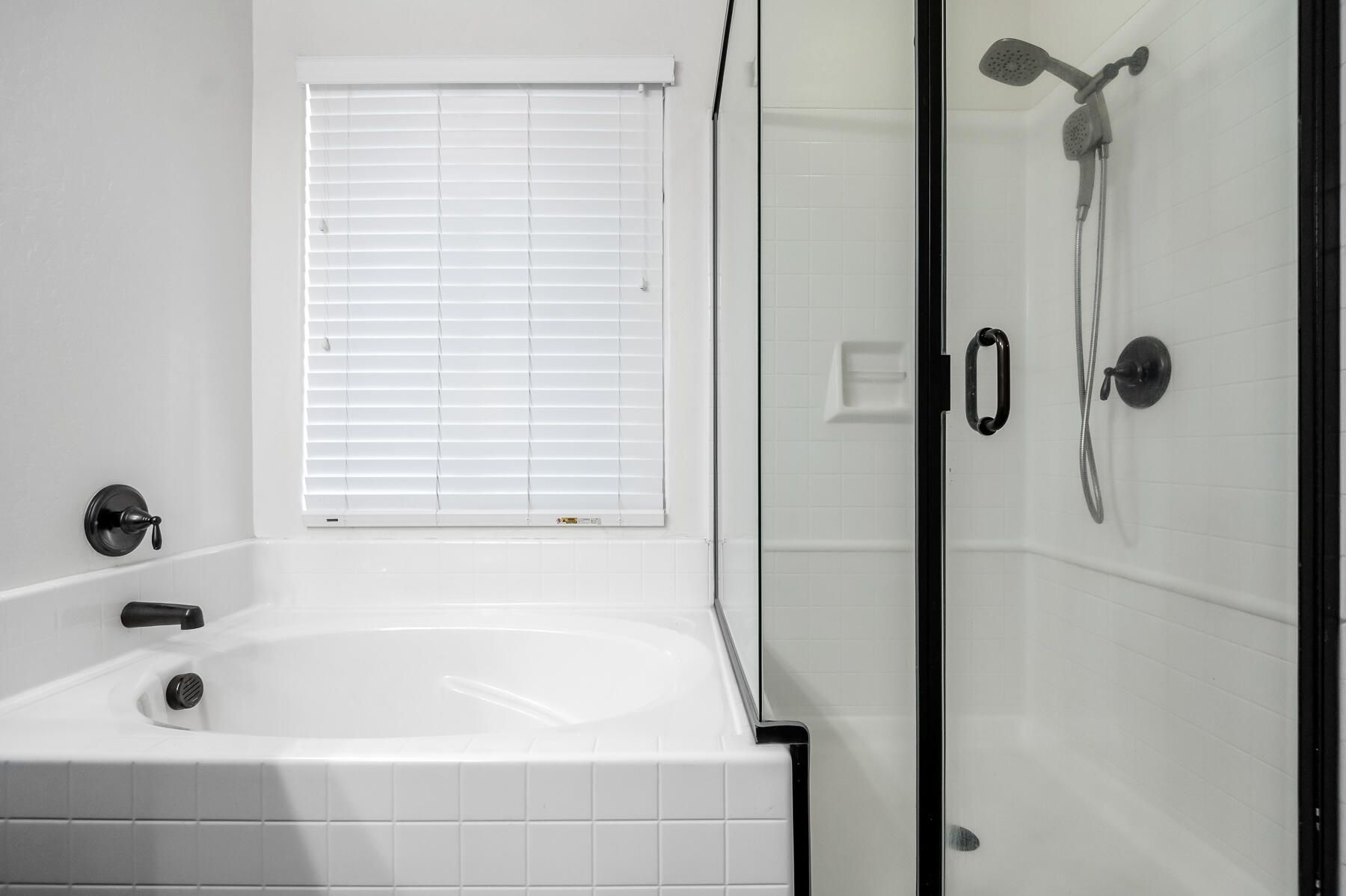 3239 N Elm St, Visalia, CA 93291
