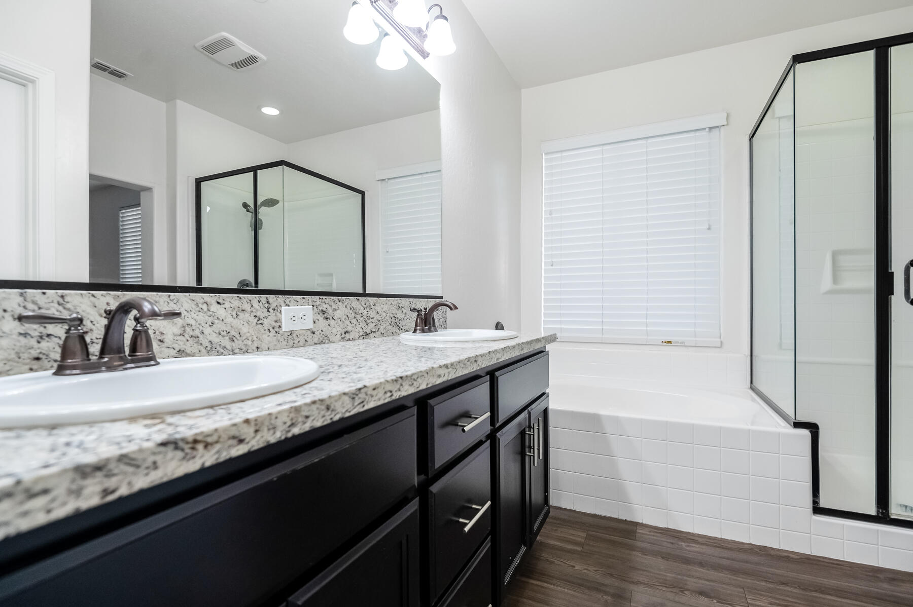 3239 N Elm St, Visalia, CA 93291