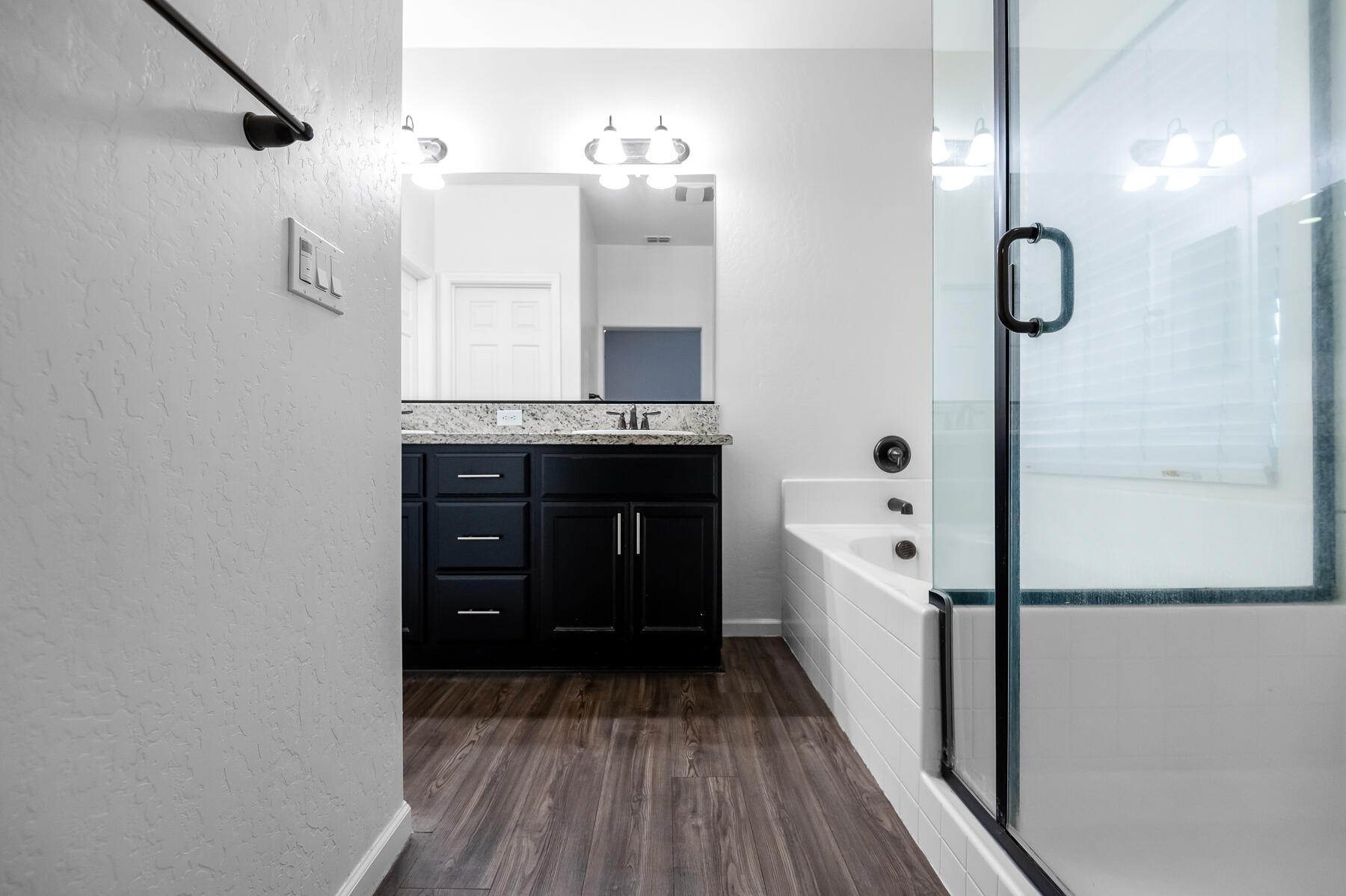 3239 N Elm St, Visalia, CA 93291
