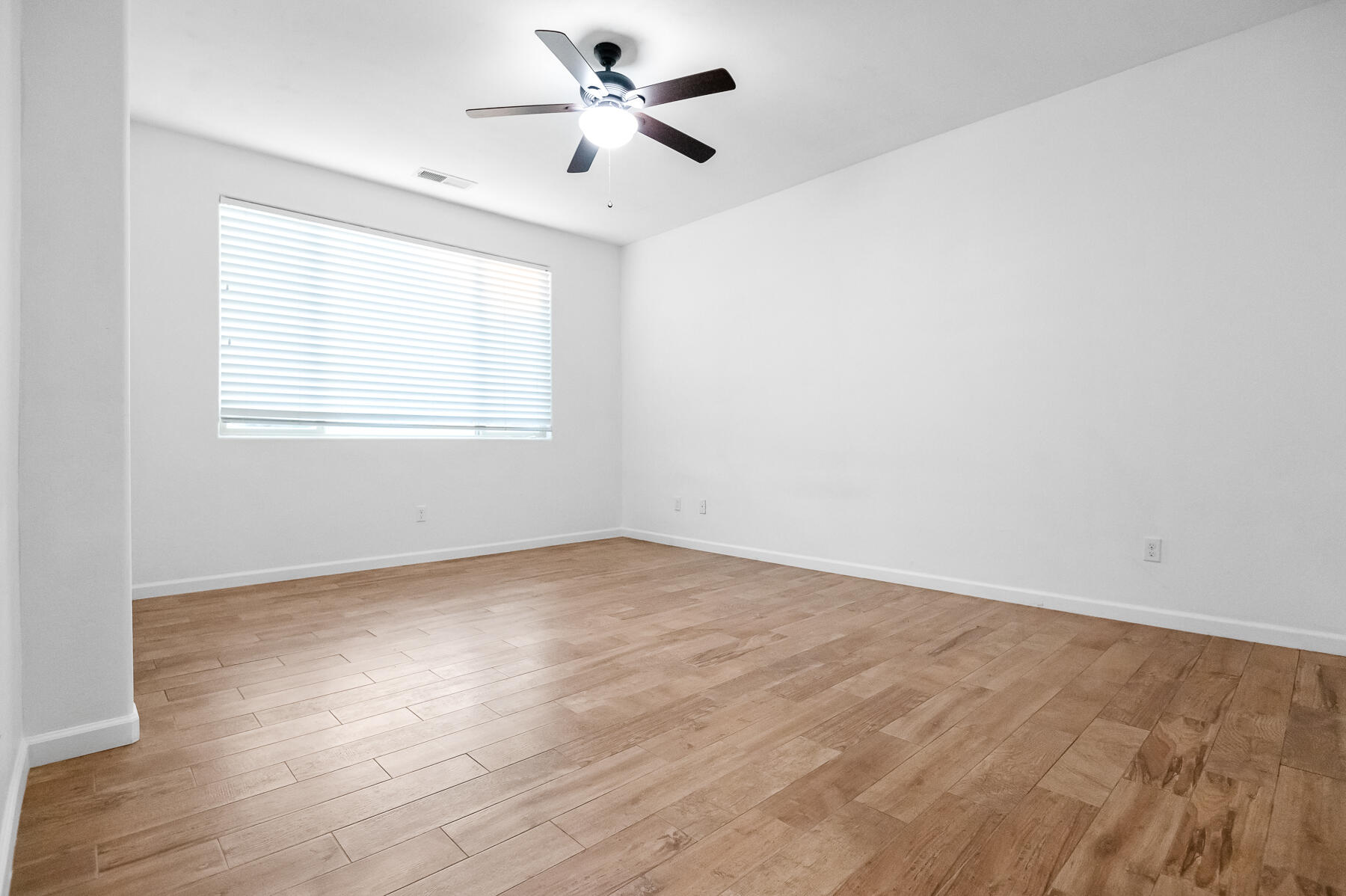 3239 N Elm St, Visalia, CA 93291