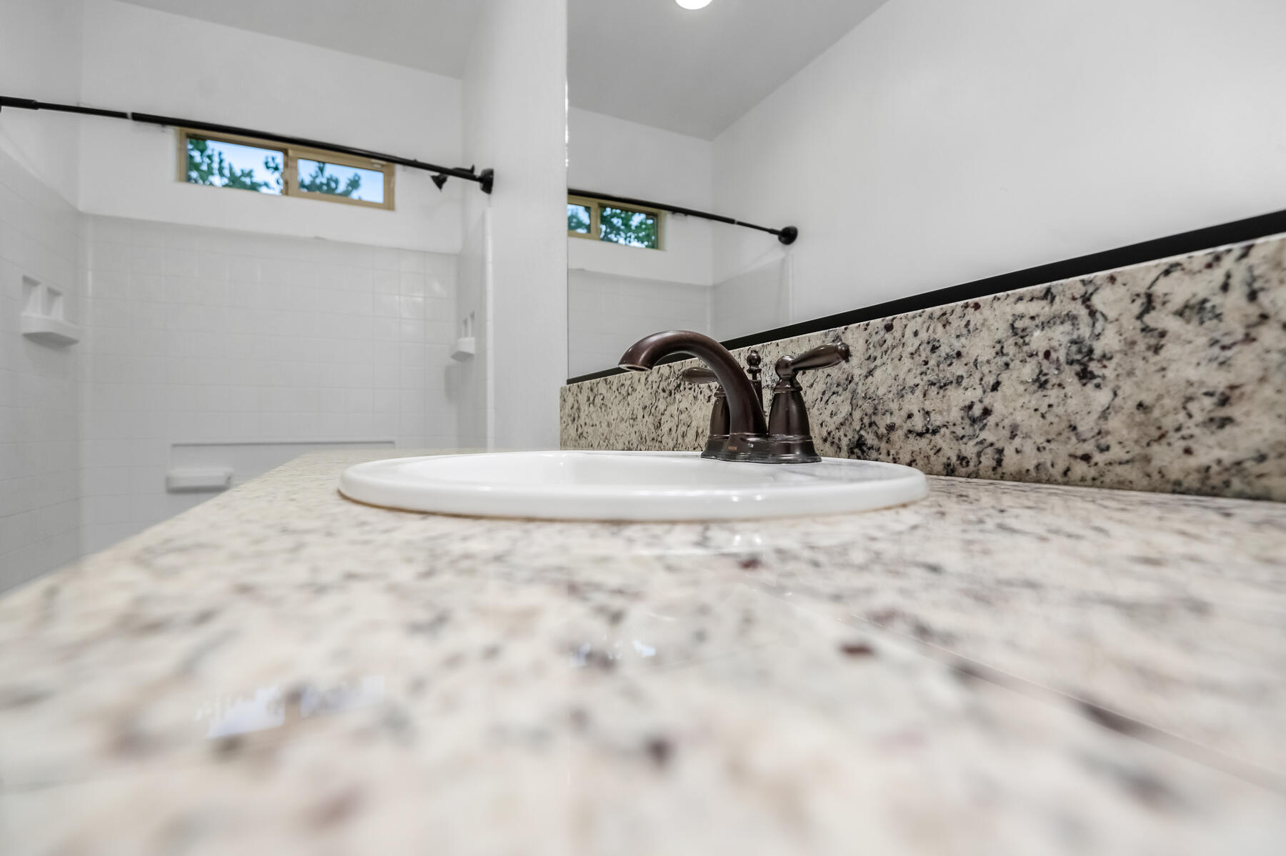 3239 N Elm St, Visalia, CA 93291