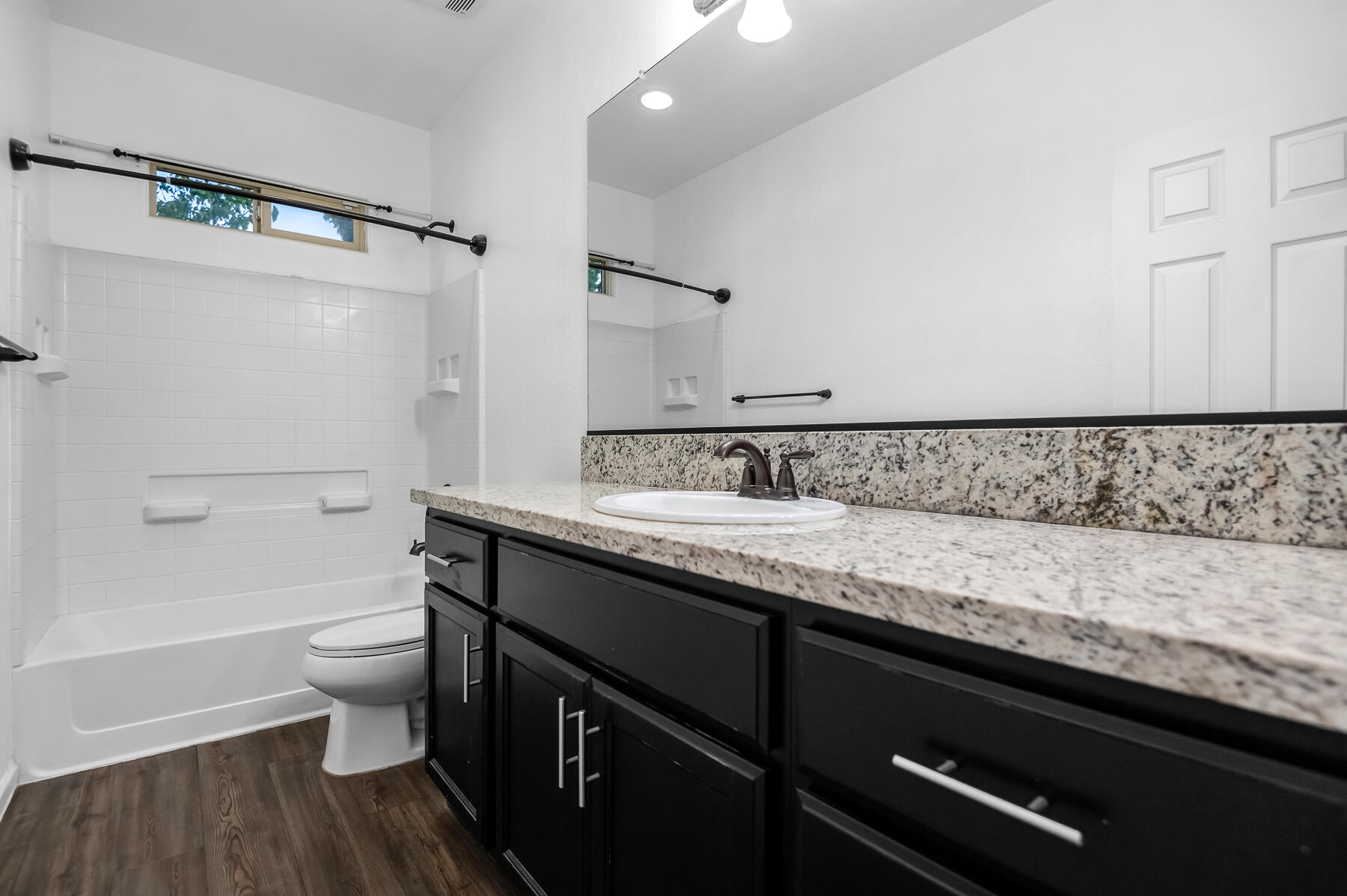 3239 N Elm St, Visalia, CA 93291