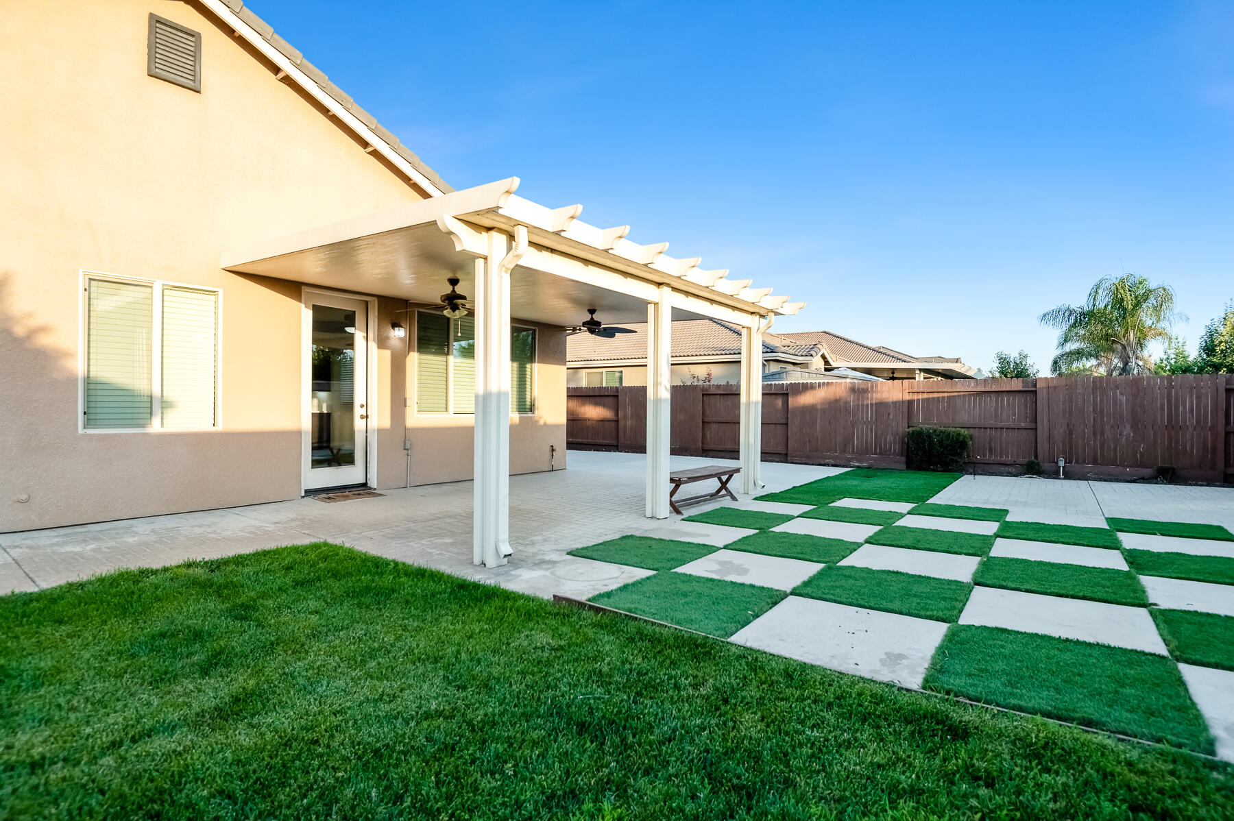3239 N Elm St, Visalia, CA 93291