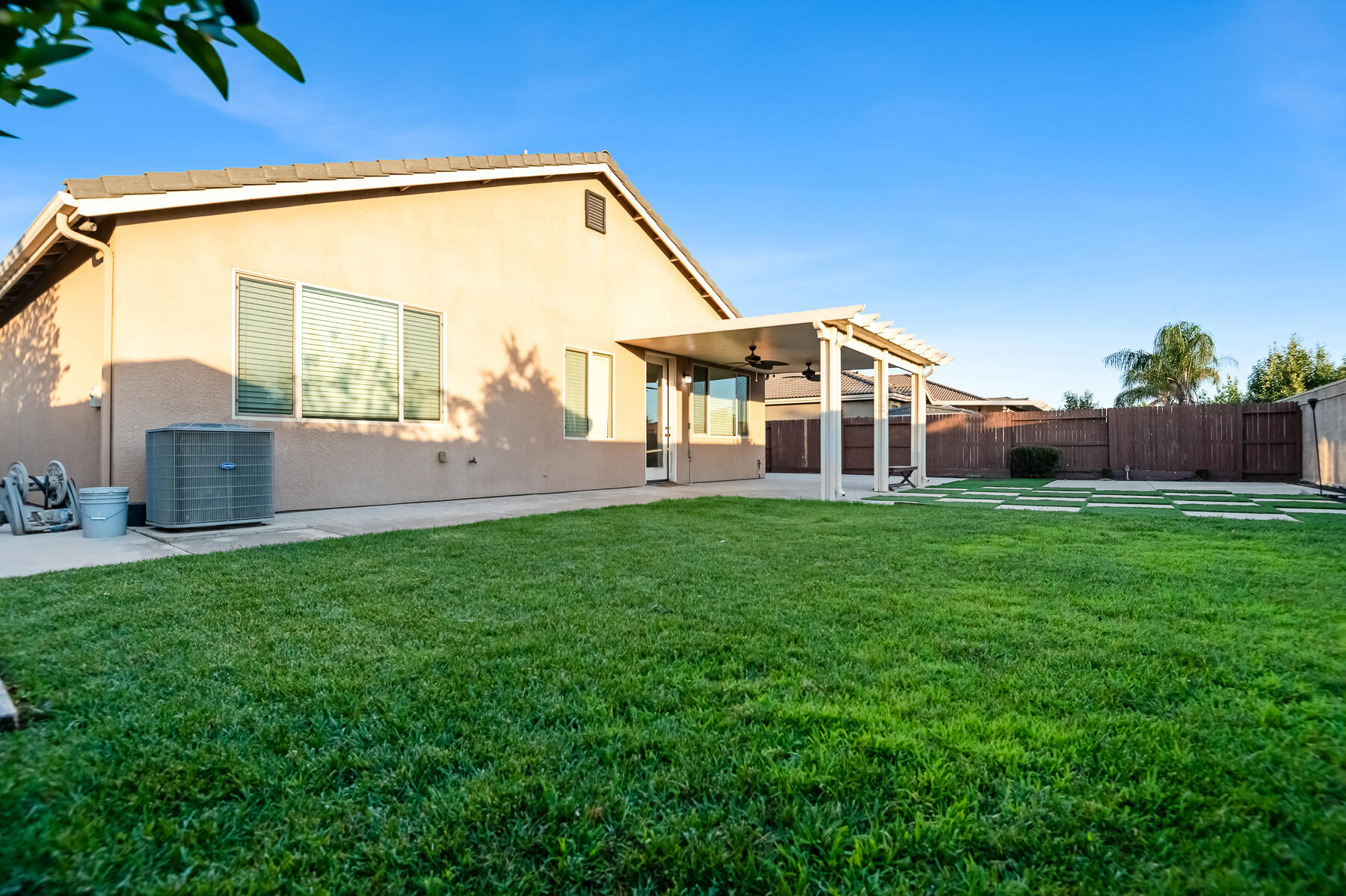 3239 N Elm St, Visalia, CA 93291