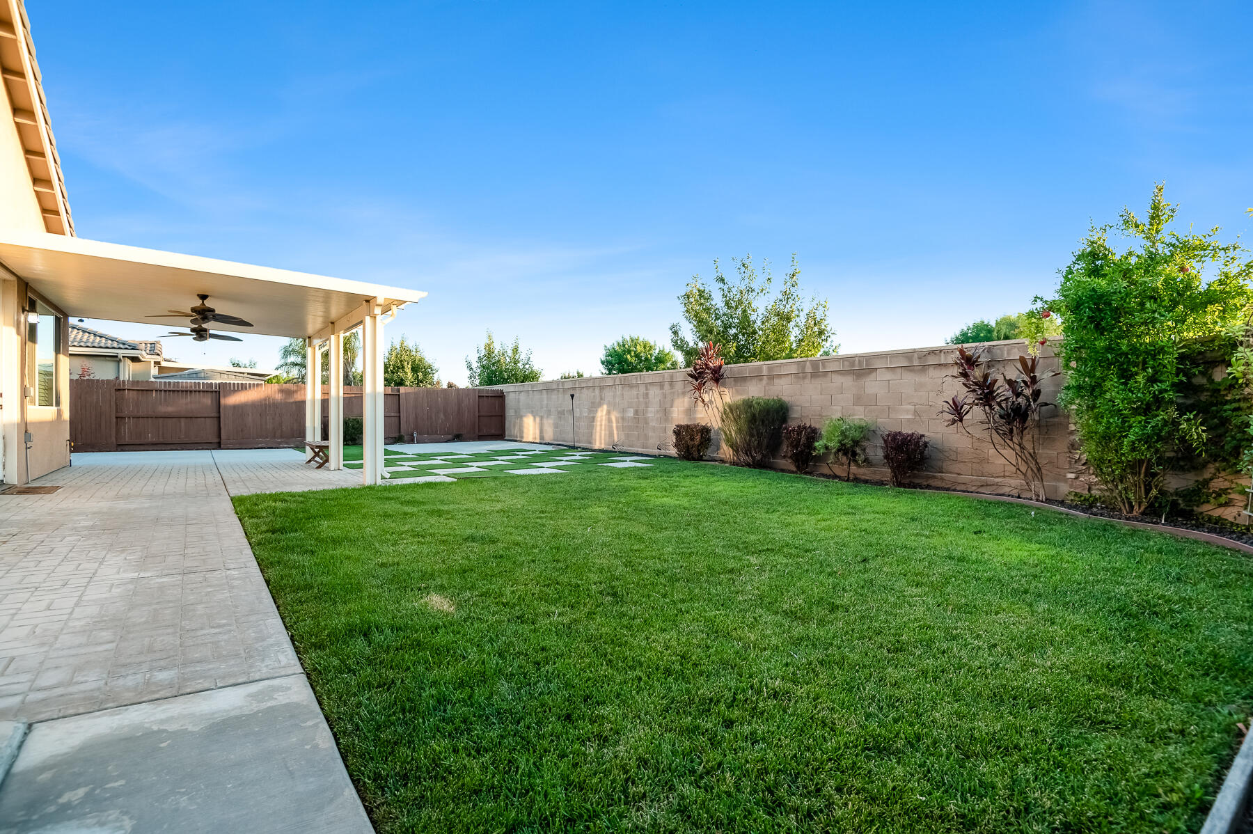 3239 N Elm St, Visalia, CA 93291