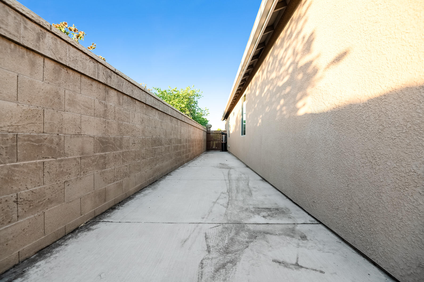 3239 N Elm St, Visalia, CA 93291
