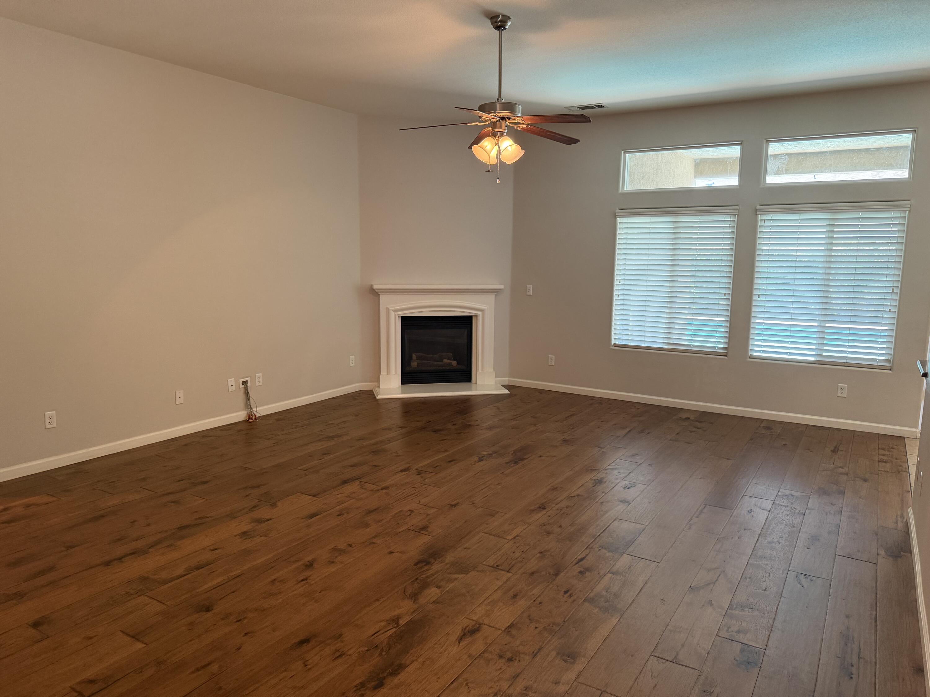 2289 E Kaiser Creek Ave, Tulare, CA 93274
