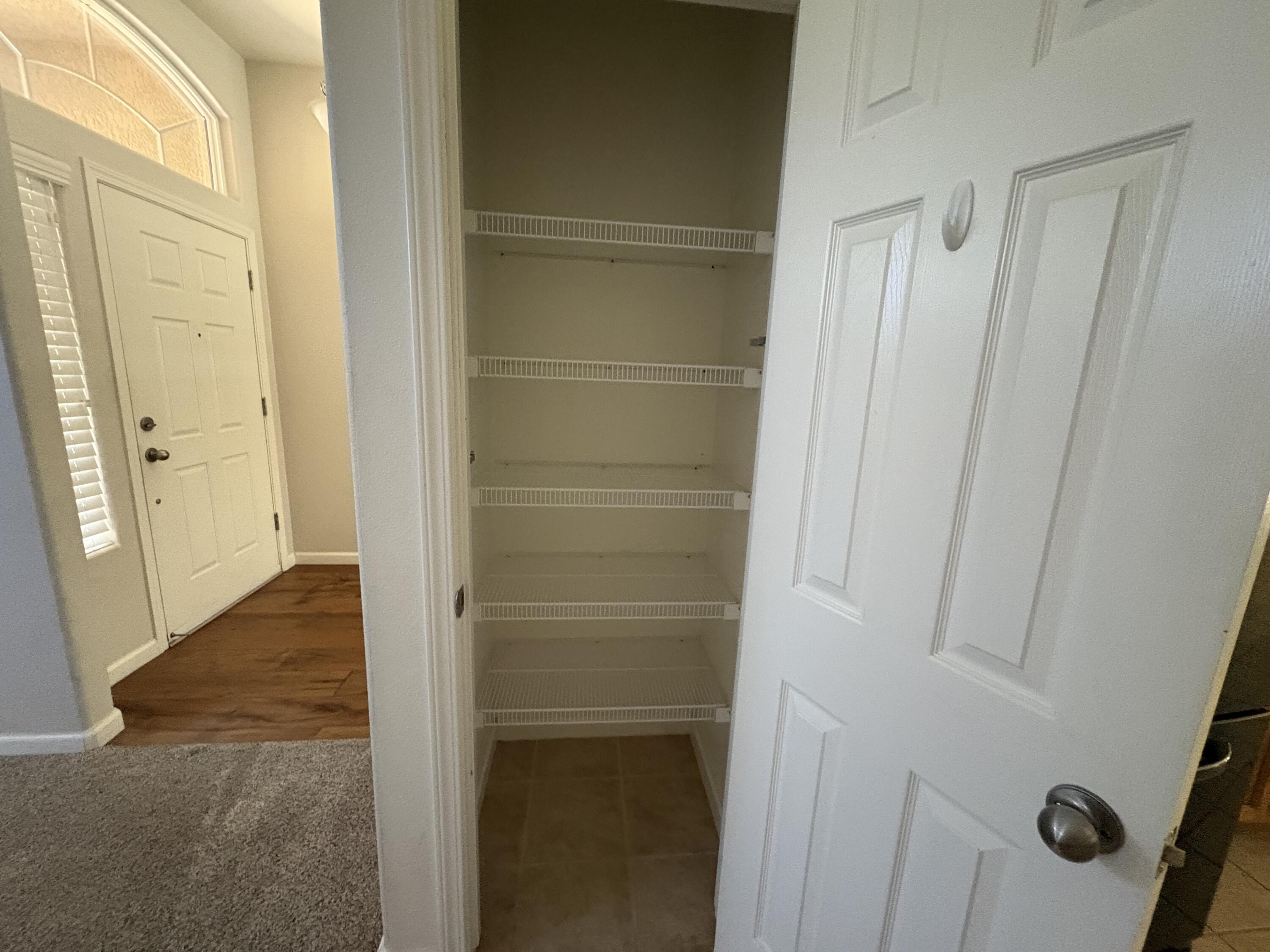 2289 E Kaiser Creek Ave, Tulare, CA 93274
