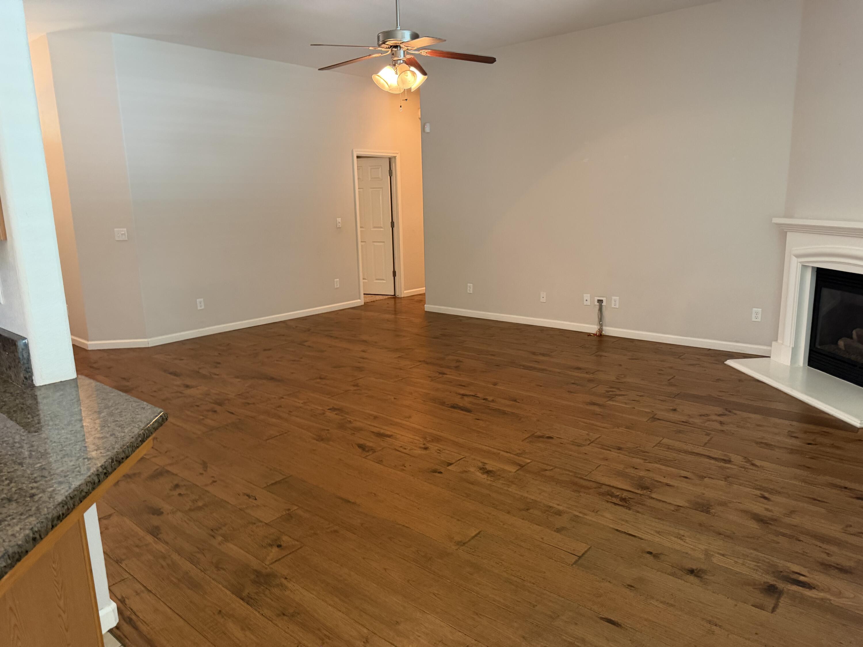 2289 E Kaiser Creek Ave, Tulare, CA 93274