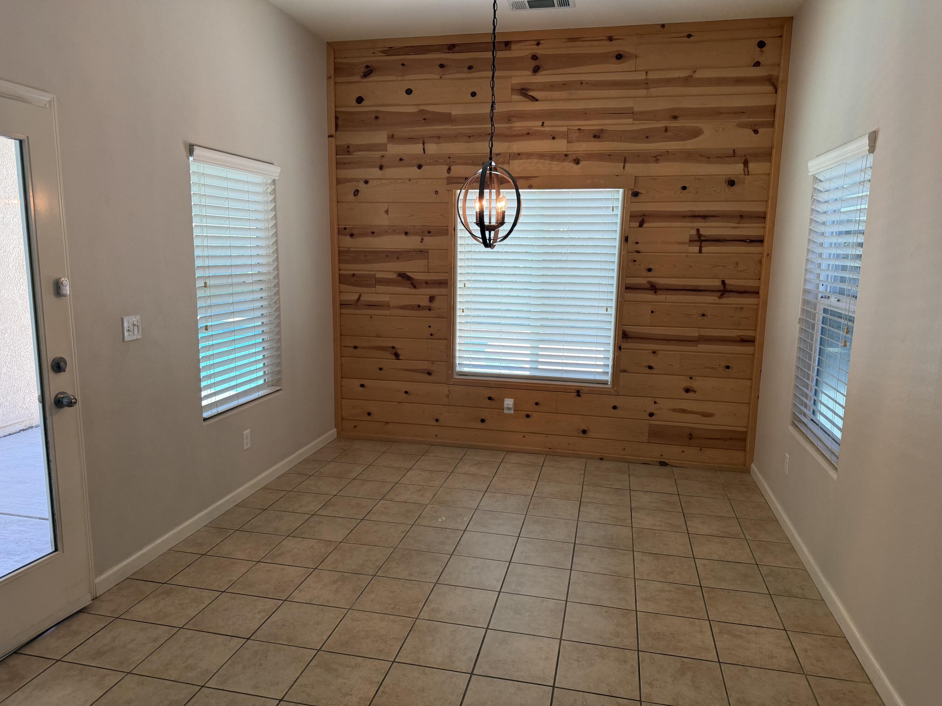 2289 E Kaiser Creek Ave, Tulare, CA 93274