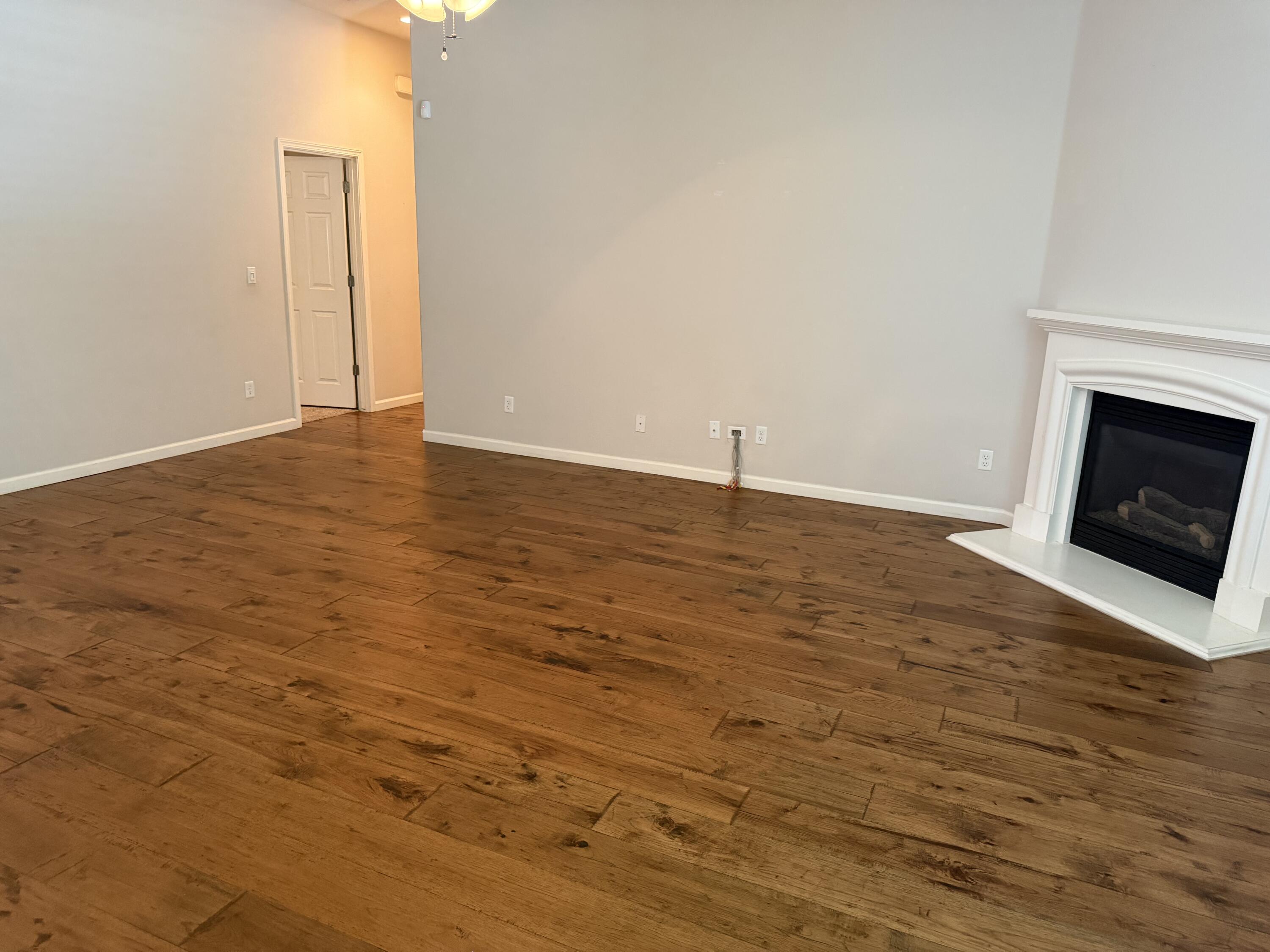 2289 E Kaiser Creek Ave, Tulare, CA 93274