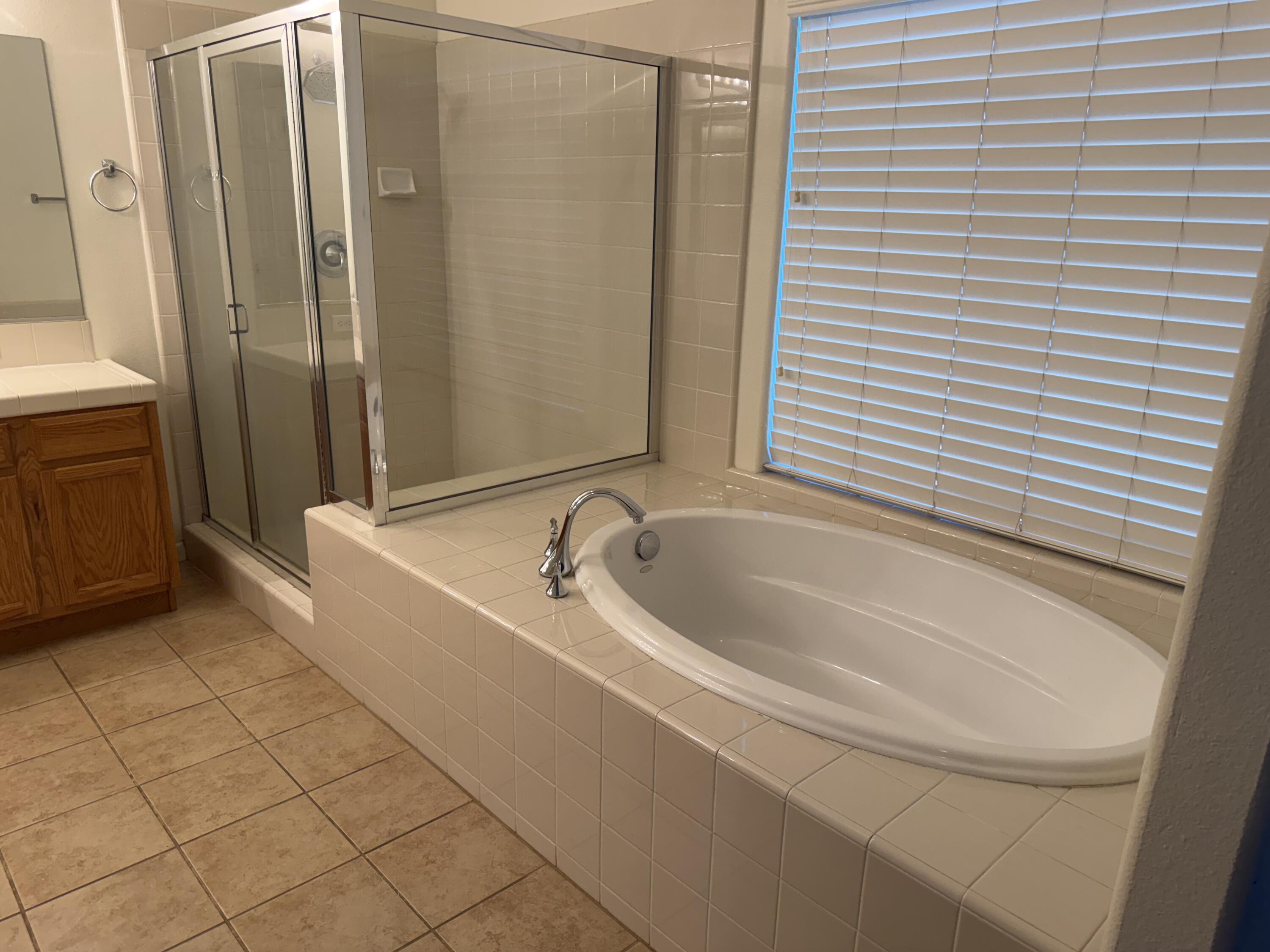 2289 E Kaiser Creek Ave, Tulare, CA 93274