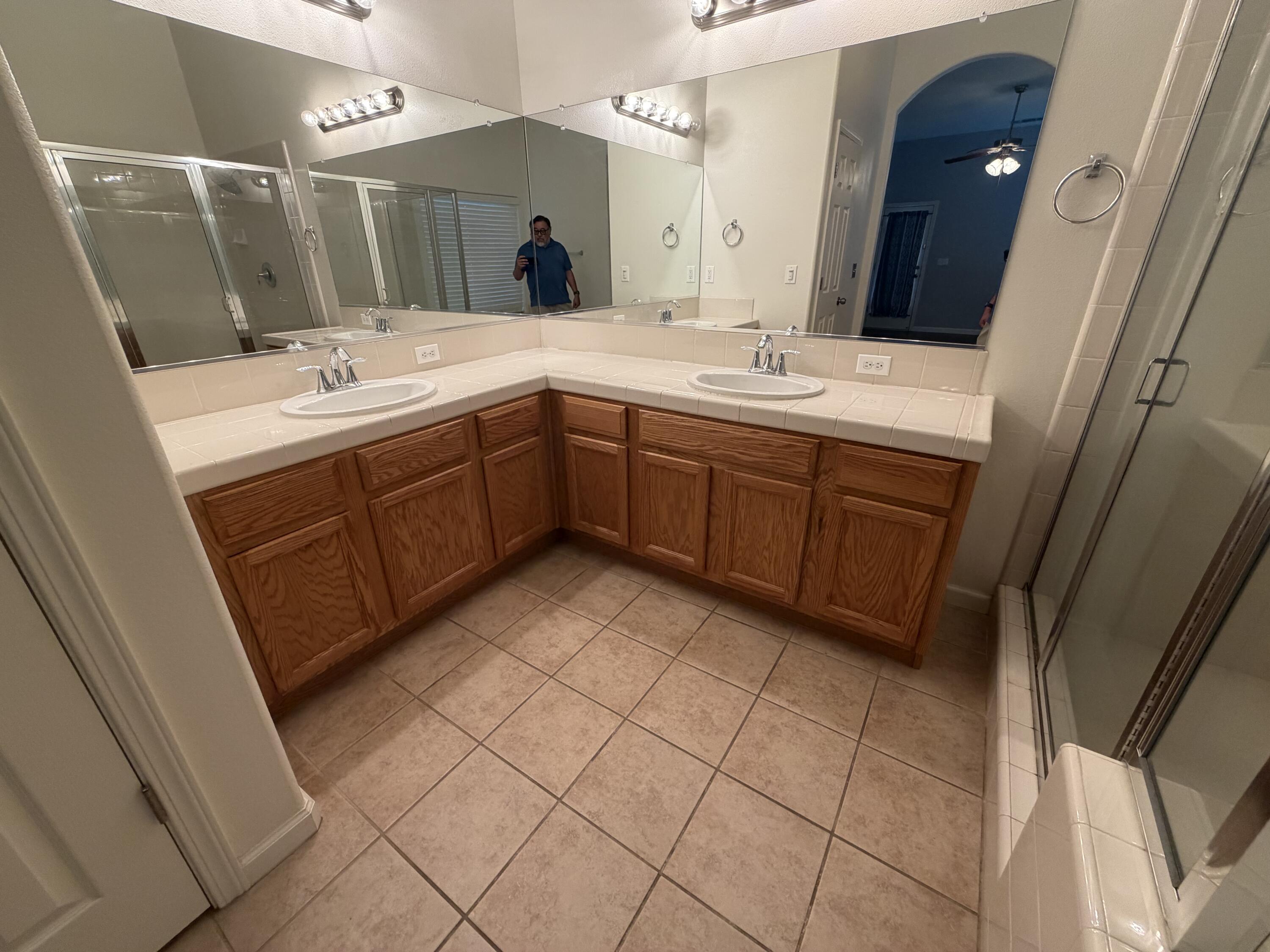 2289 E Kaiser Creek Ave, Tulare, CA 93274