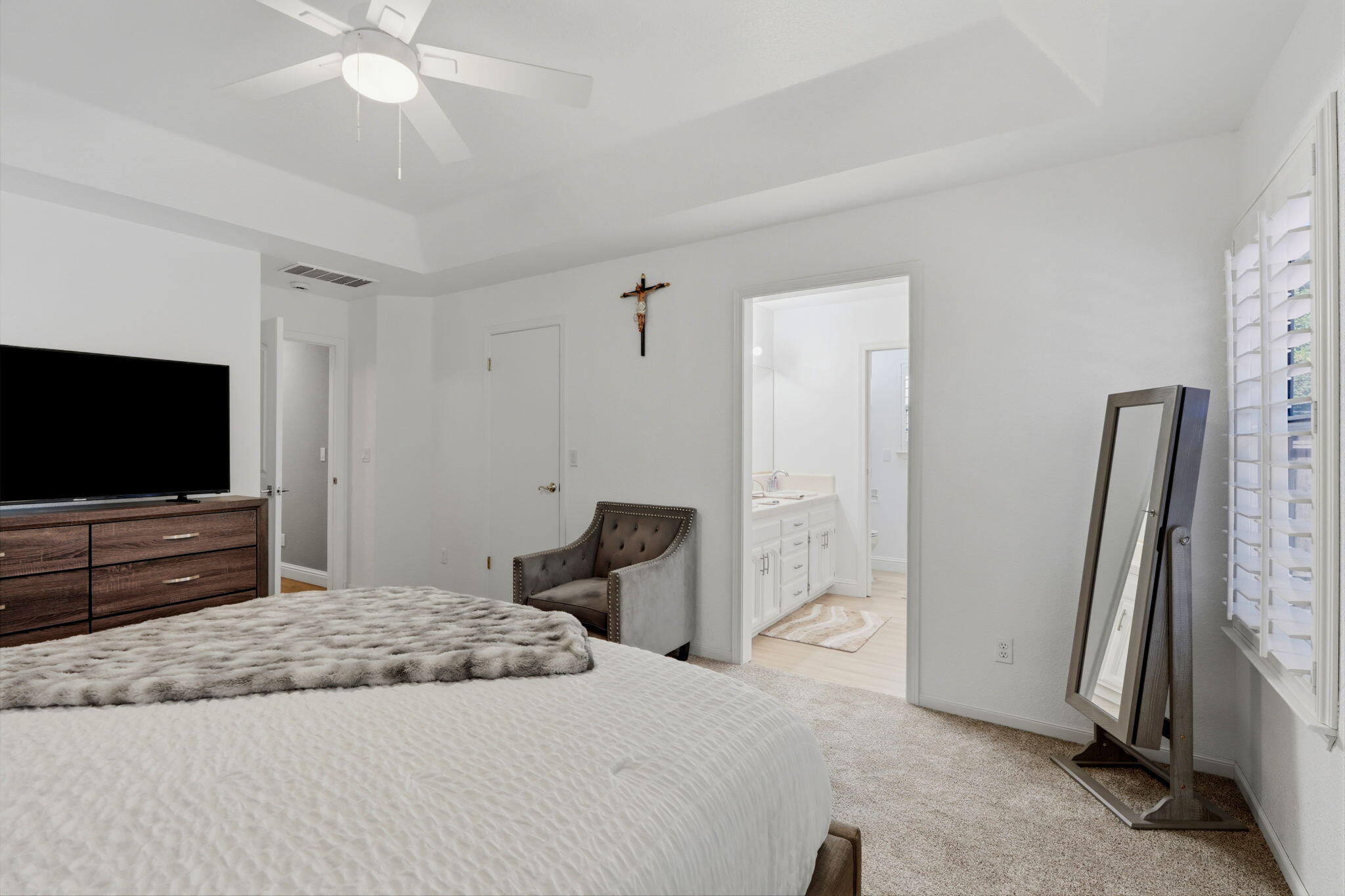 3421 W Orchard Ave, Visalia, CA 93277