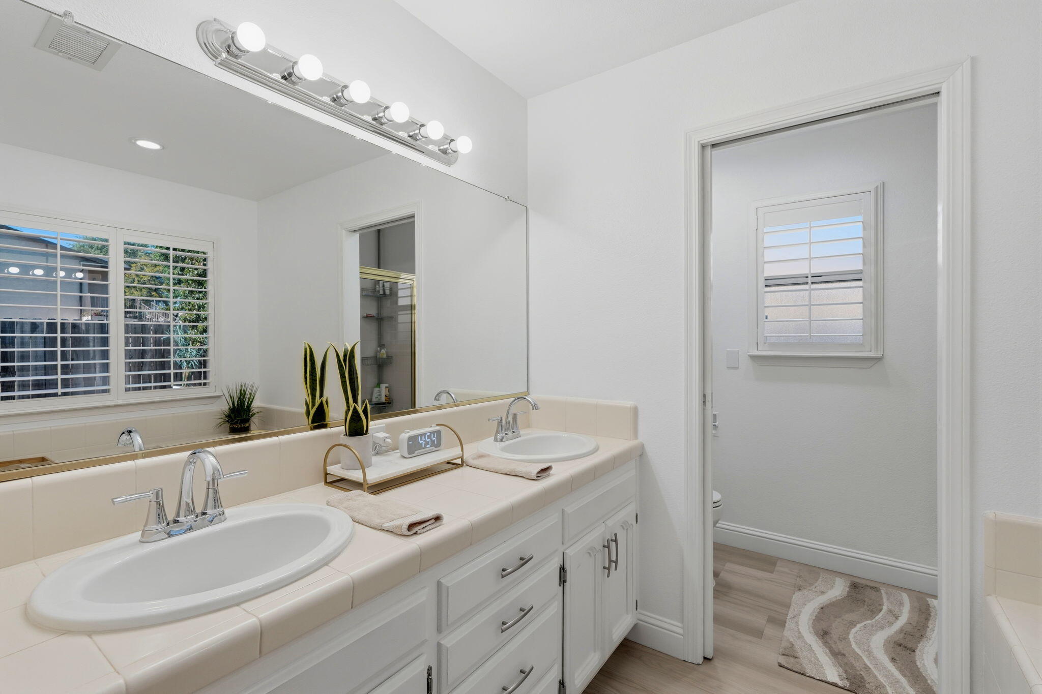 3421 W Orchard Ave, Visalia, CA 93277