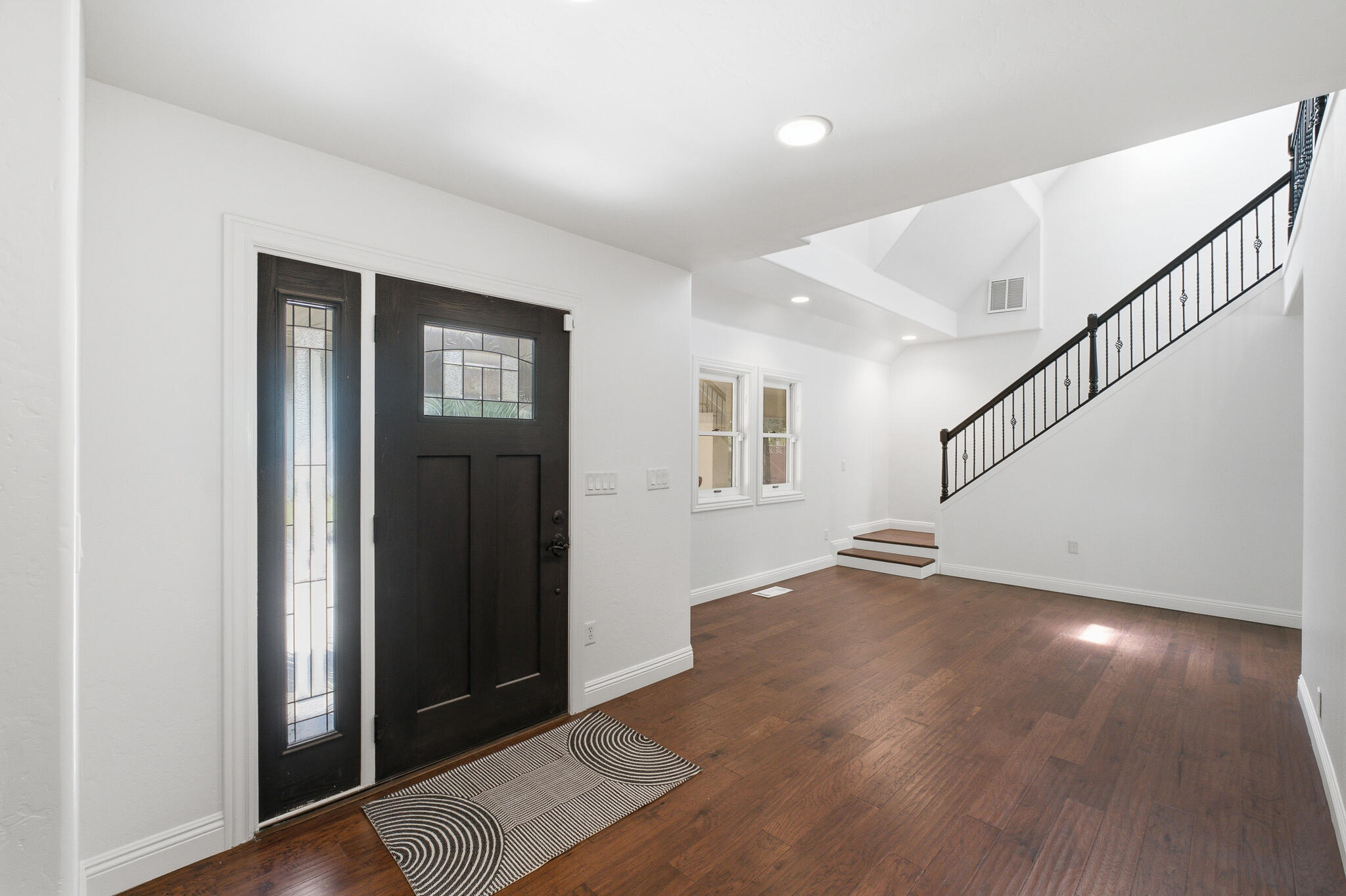 2183 N Linwood St, Visalia, CA 93291