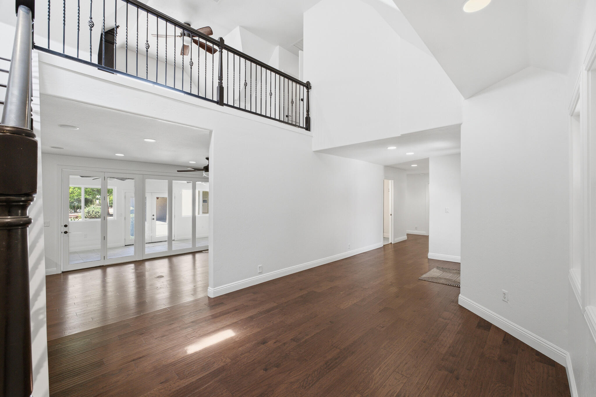 2183 N Linwood St, Visalia, CA 93291