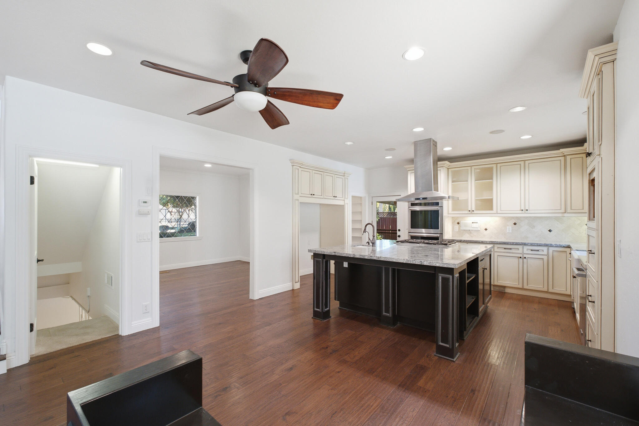 2183 N Linwood St, Visalia, CA 93291