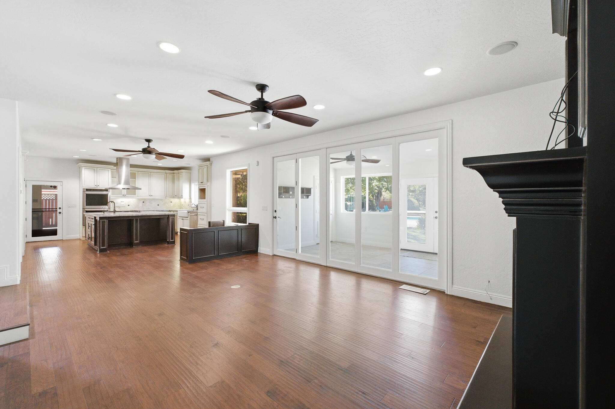 2183 N Linwood St, Visalia, CA 93291