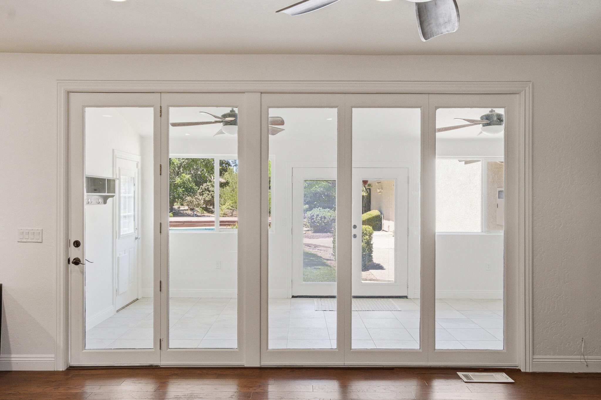 2183 N Linwood St, Visalia, CA 93291